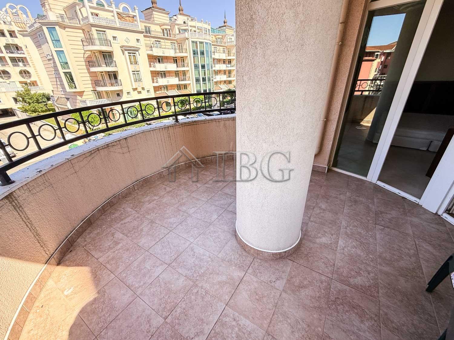 Spacious 2-Bedroom Apartment with Side Sea View in Sunset Resort, Pomorie — photo 11 of 25