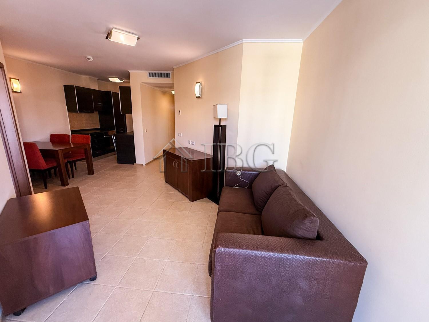 Spacious 2-Bedroom Apartment with Side Sea View in Sunset Resort, Pomorie — photo 13 of 25