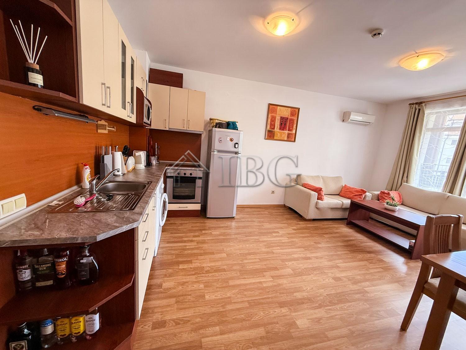 Furnished 1-Bedroom Apartment with Pool View in The Vineyards Resort & SPA, Aheloy — photo 12 of 25