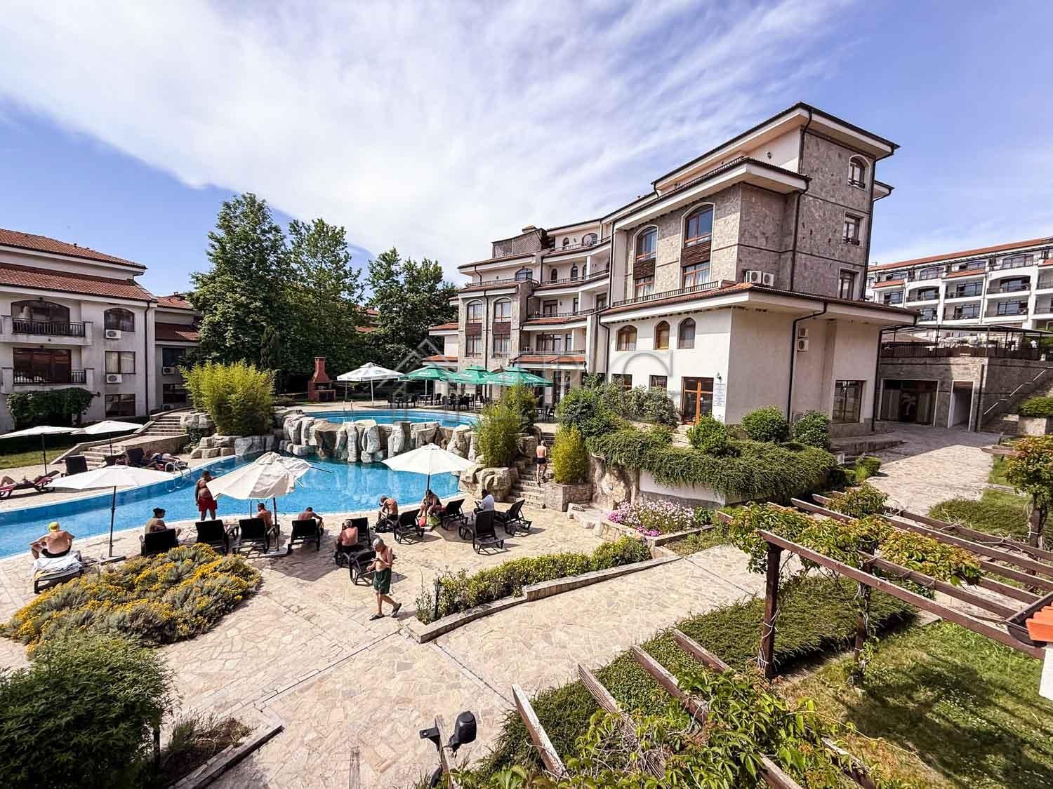 Furnished 1-Bedroom Apartment with Pool View in The Vineyards Resort & SPA, Aheloy — photo 24 of 25