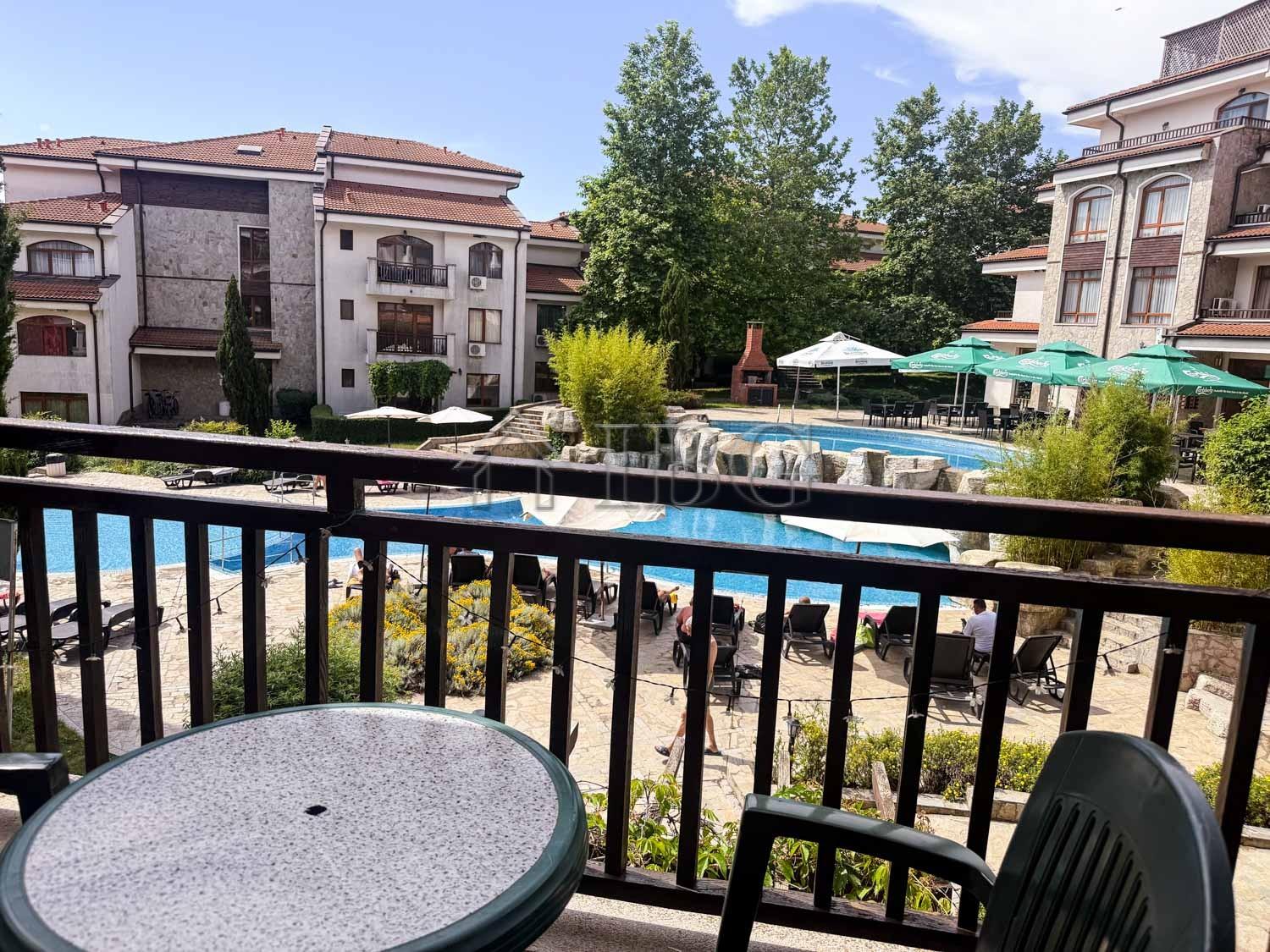 Furnished 1-Bedroom Apartment with Pool View in The Vineyards Resort & SPA, Aheloy — photo 3