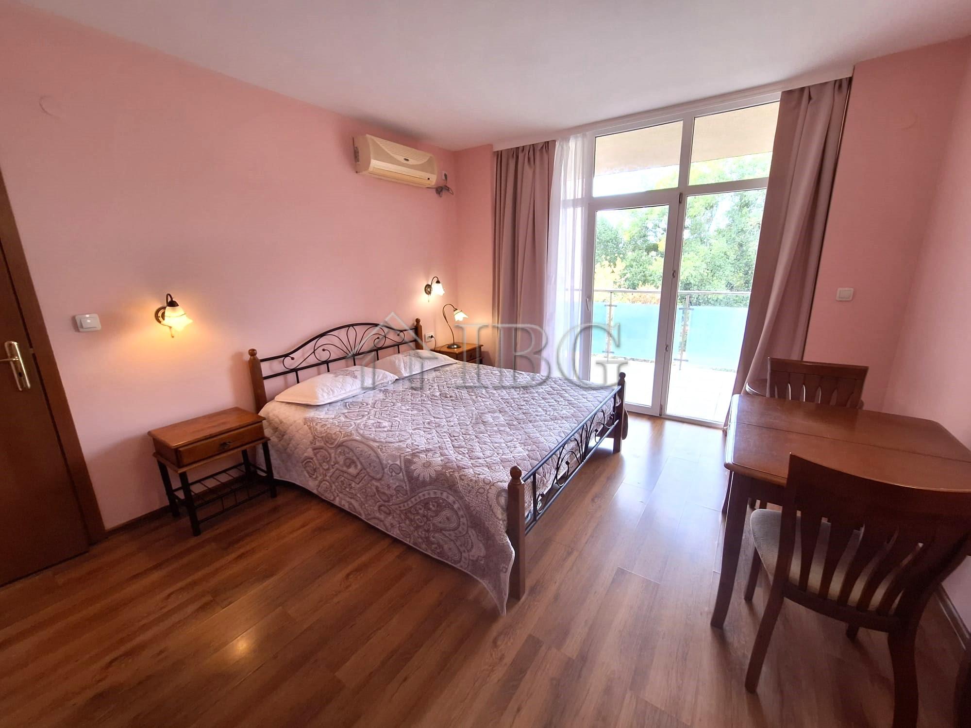 Big 97 sq.m. 1-bedroom apartment in Semiramida Gardens, Sunny Beach — photo 18 of 18
