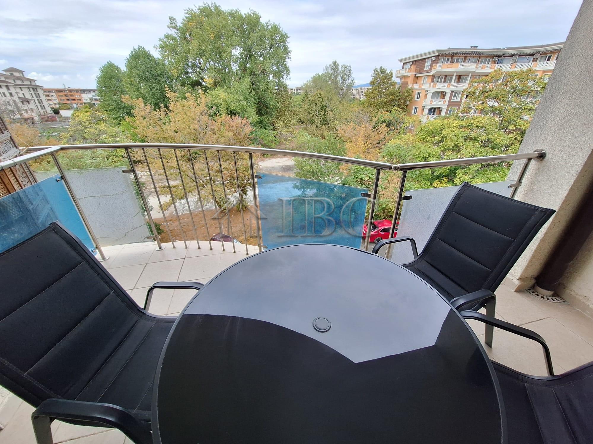 Big 97 sq.m. 1-bedroom apartment in Semiramida Gardens, Sunny Beach — photo 5 of 18