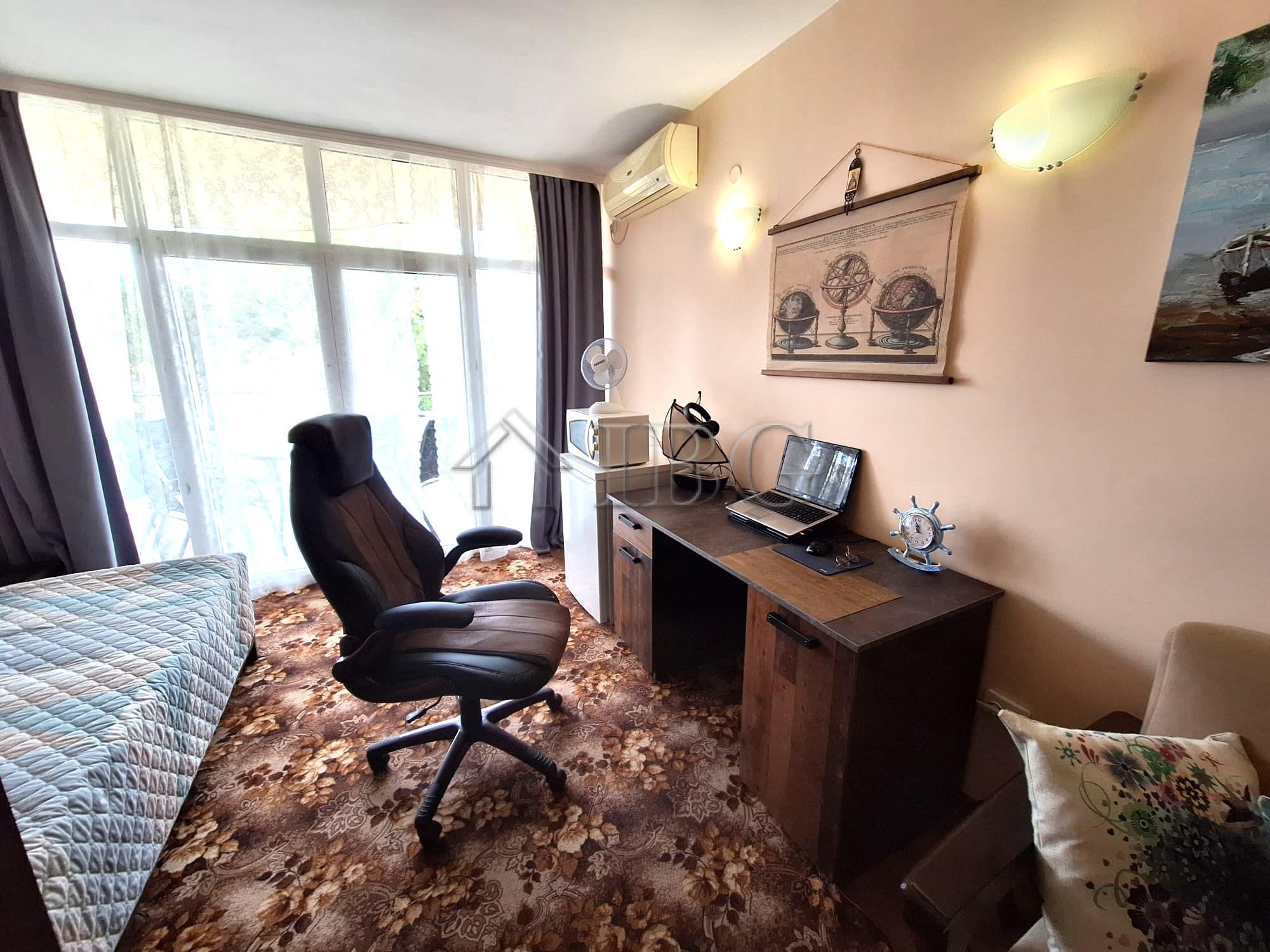 Big 97 sq.m. 1-bedroom apartment in Semiramida Gardens, Sunny Beach — photo 13 of 18