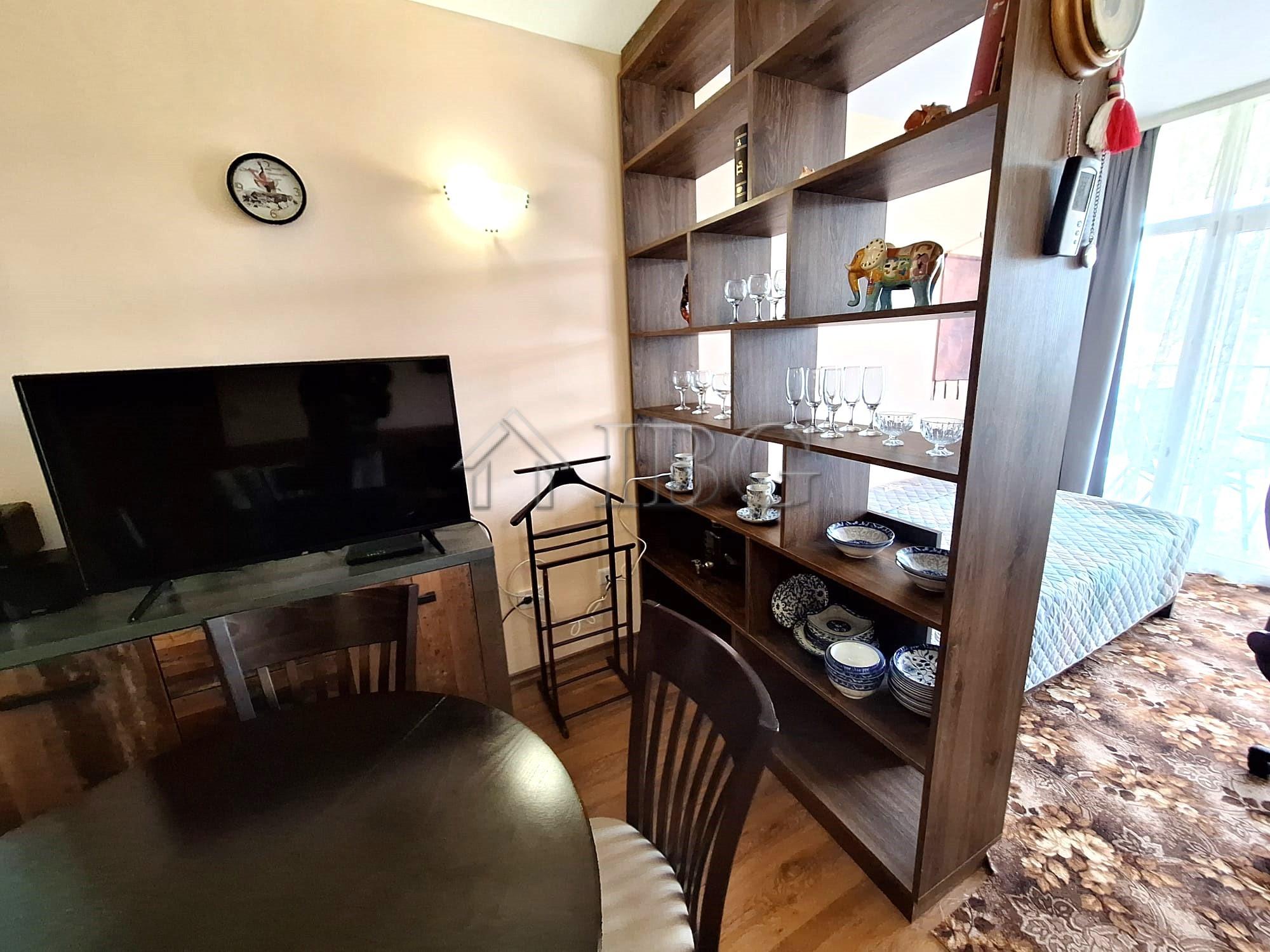 Big 97 sq.m. 1-bedroom apartment in Semiramida Gardens, Sunny Beach — photo 16 of 18