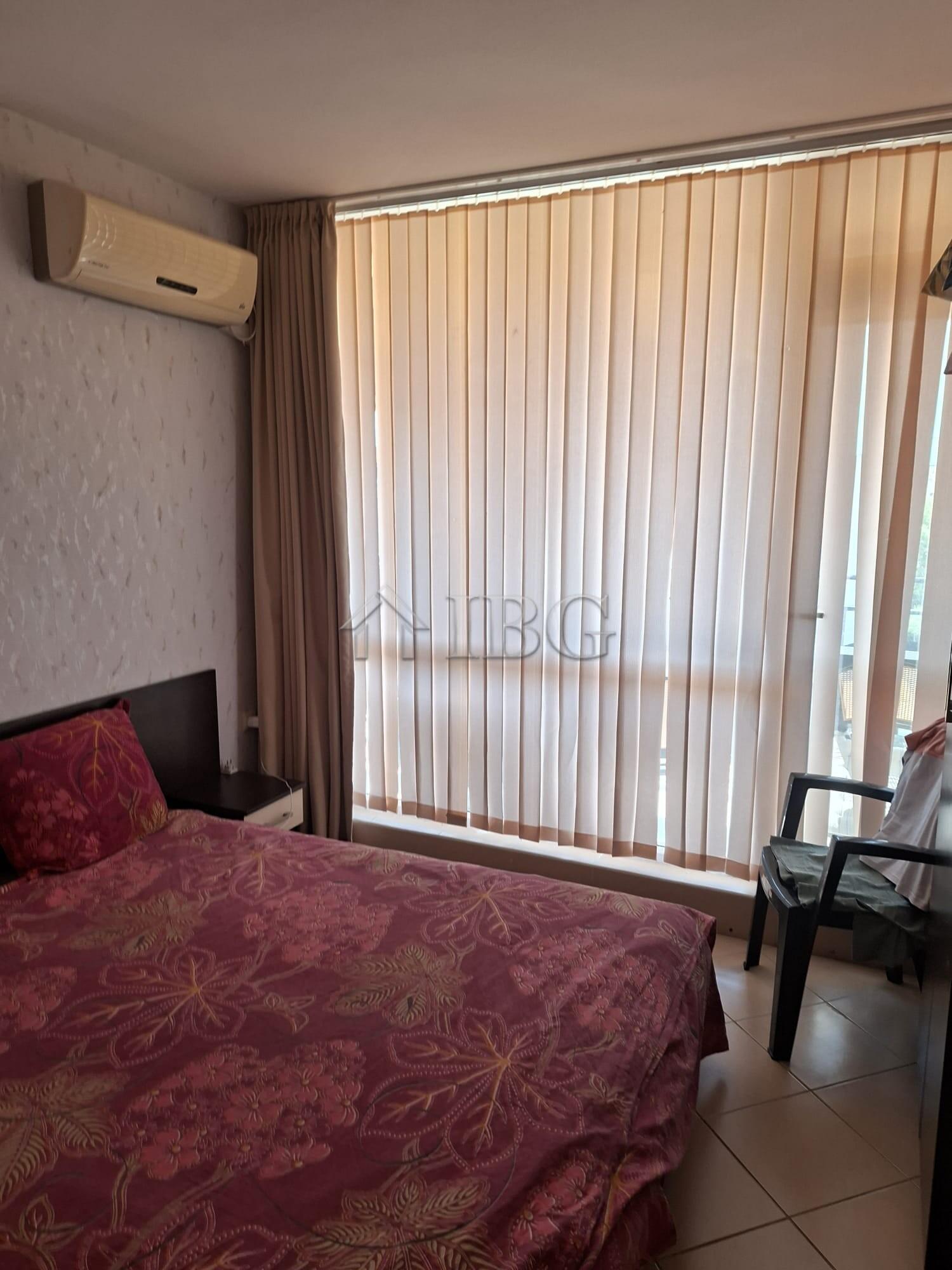 Spacious 2-Bedroom, 2-Bathroom Apartment with Pool View in Sunset Beach 3, Sunny Beach — photo 20 of 21