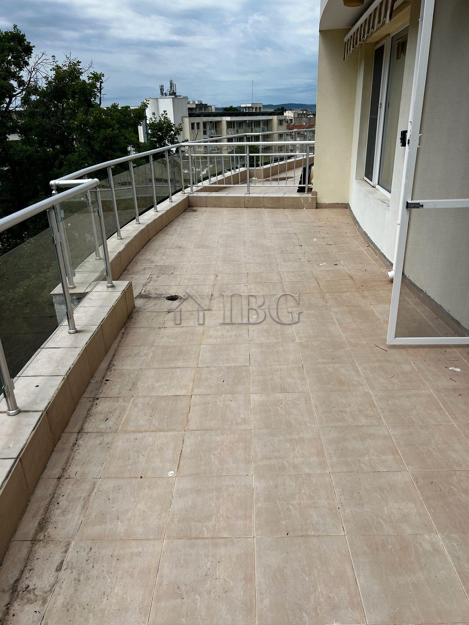 Spacious 1-Bedroom Apartment Yassen Complex, Sunny Beach — photo 7 of 20