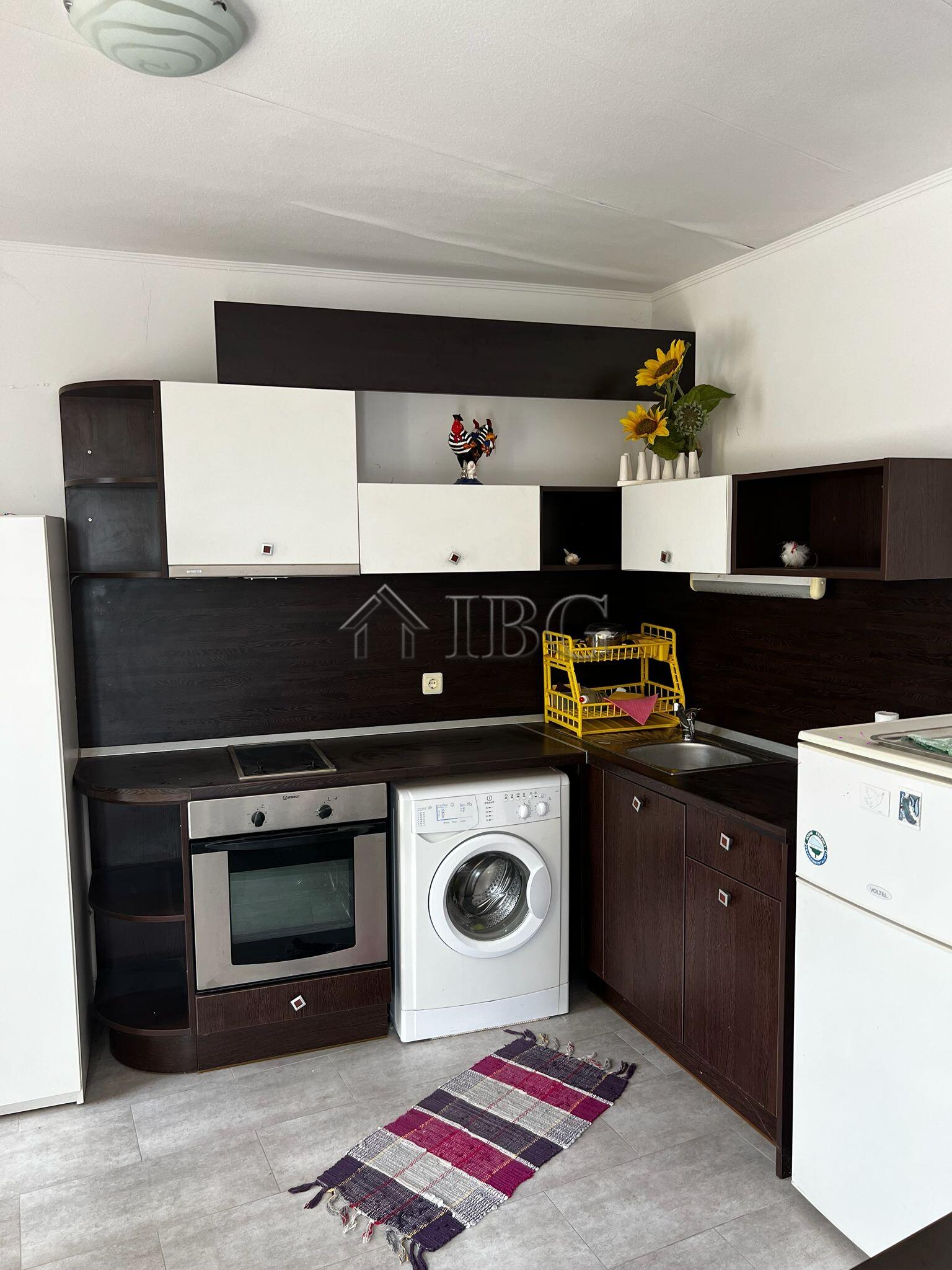 Spacious 1-Bedroom Apartment Yassen Complex, Sunny Beach — photo 6 of 20