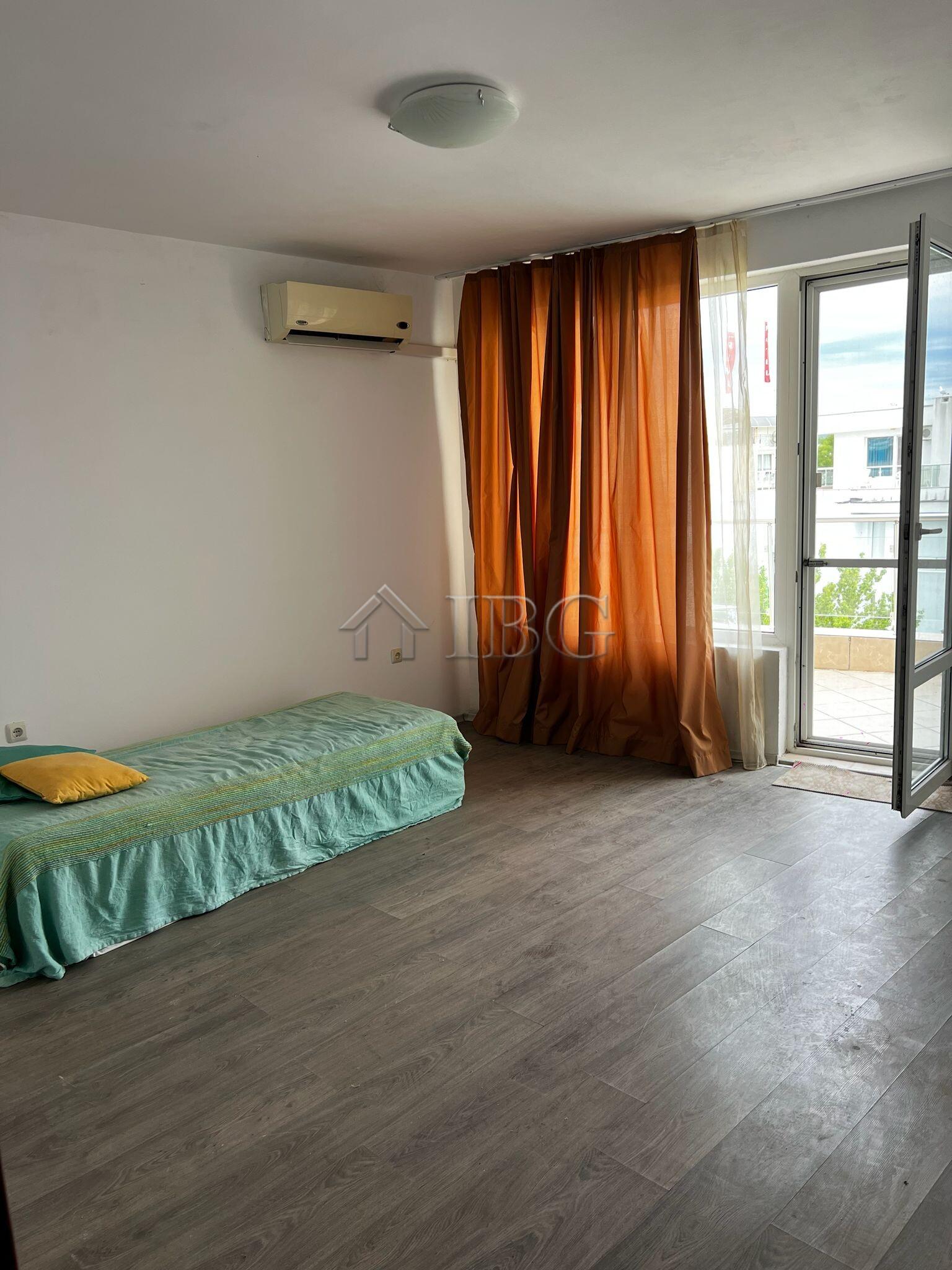 Spacious 1-Bedroom Apartment Yassen Complex, Sunny Beach — photo 11 of 20