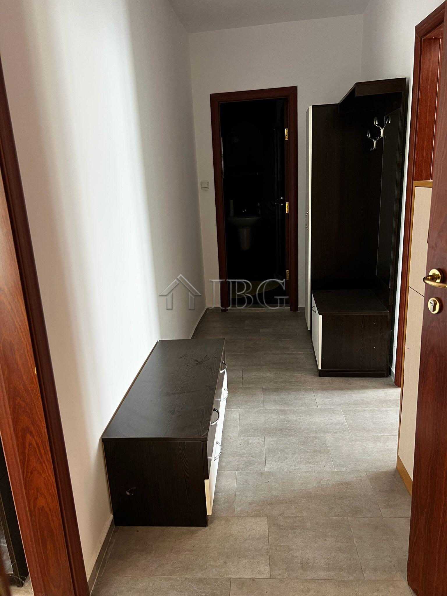 Spacious 1-Bedroom Apartment Yassen Complex, Sunny Beach — photo 13 of 20