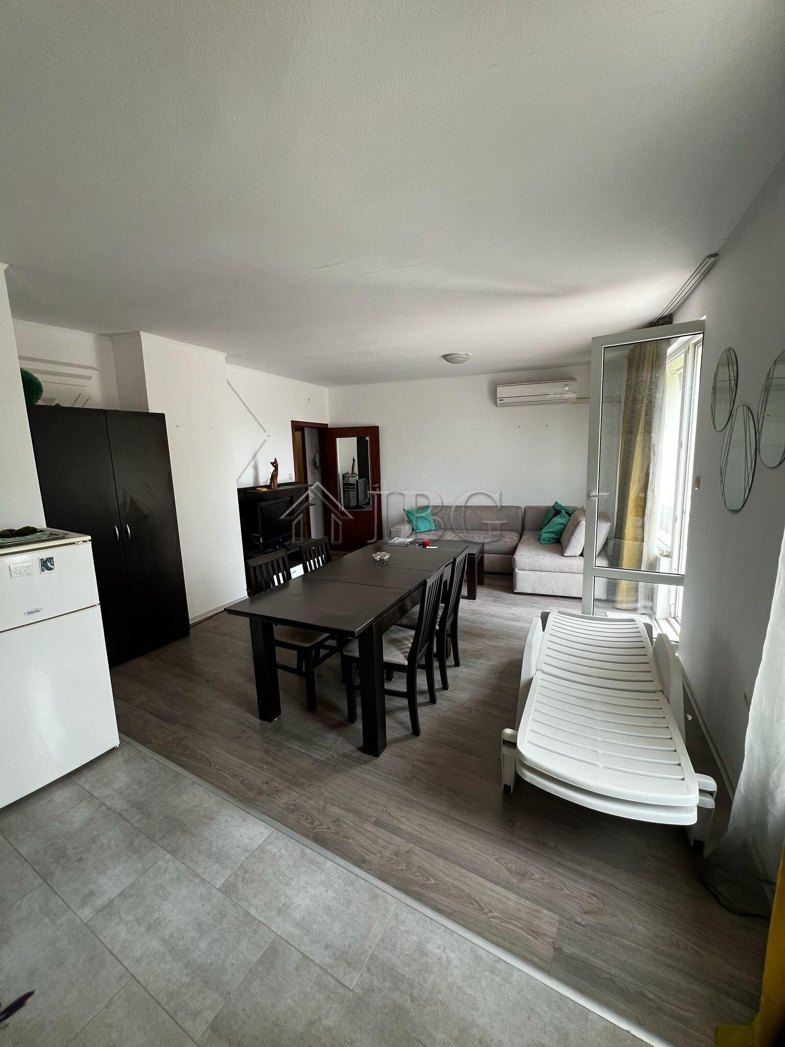Spacious 1-Bedroom Apartment Yassen Complex, Sunny Beach — photo 10 of 20