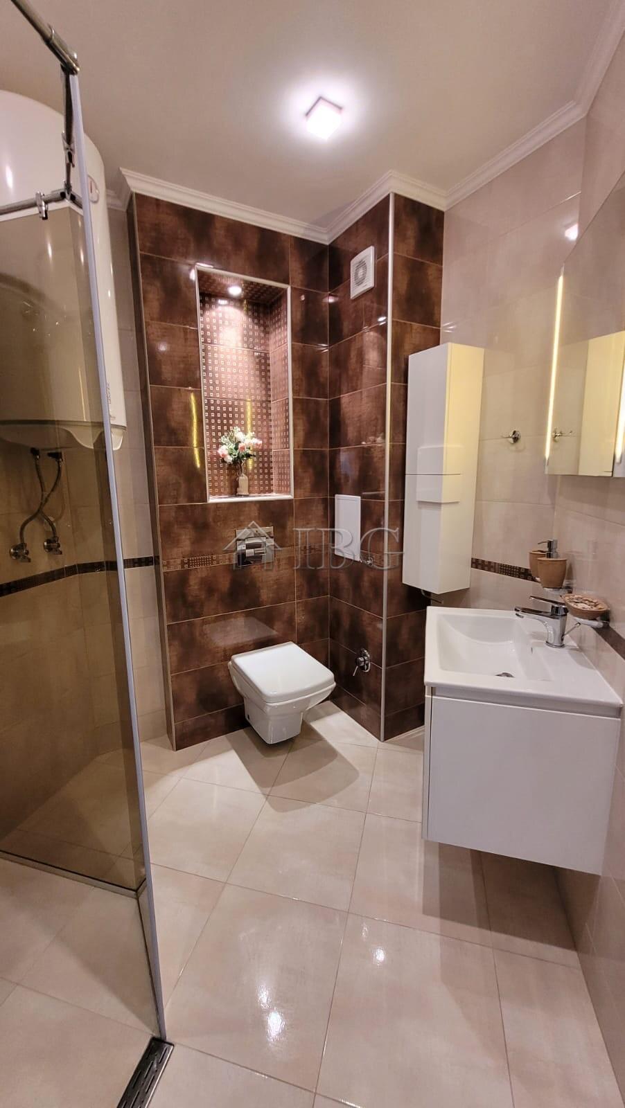Luxury Apartment with 3 rooms View to pool and sea Villa Florence, Sveti Vlas — photo 18 of 25