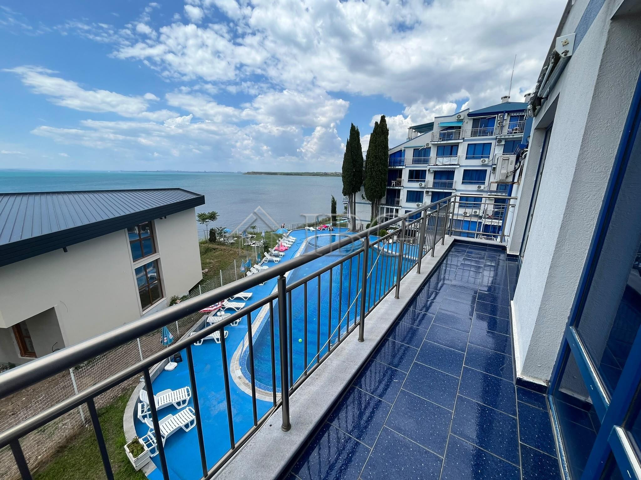 Spacious 4-Room Apartment with Front Sea and Pool Views in Blue Bay Palace, Pomorie — main photo