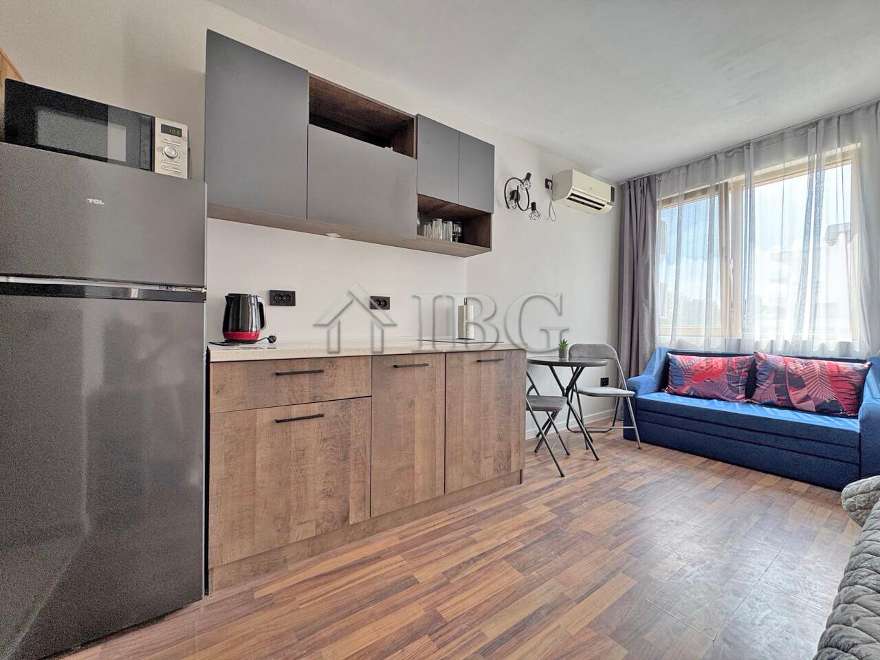 Furnished Studio with Pool View in Nessebar Fort Residence, Sunny Beach — photo 11 of 25