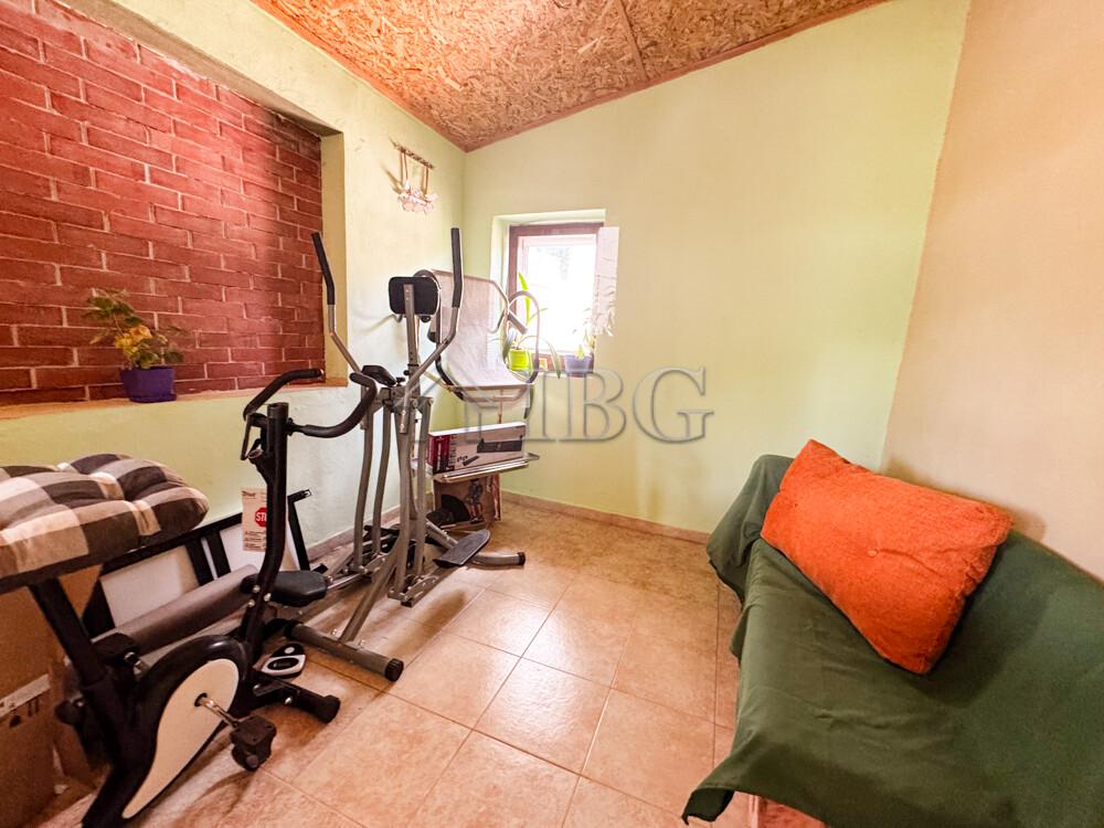 Renovated House with Guest House, Garage & Landscaped Garden Near General Toshevo — photo 18 of 25