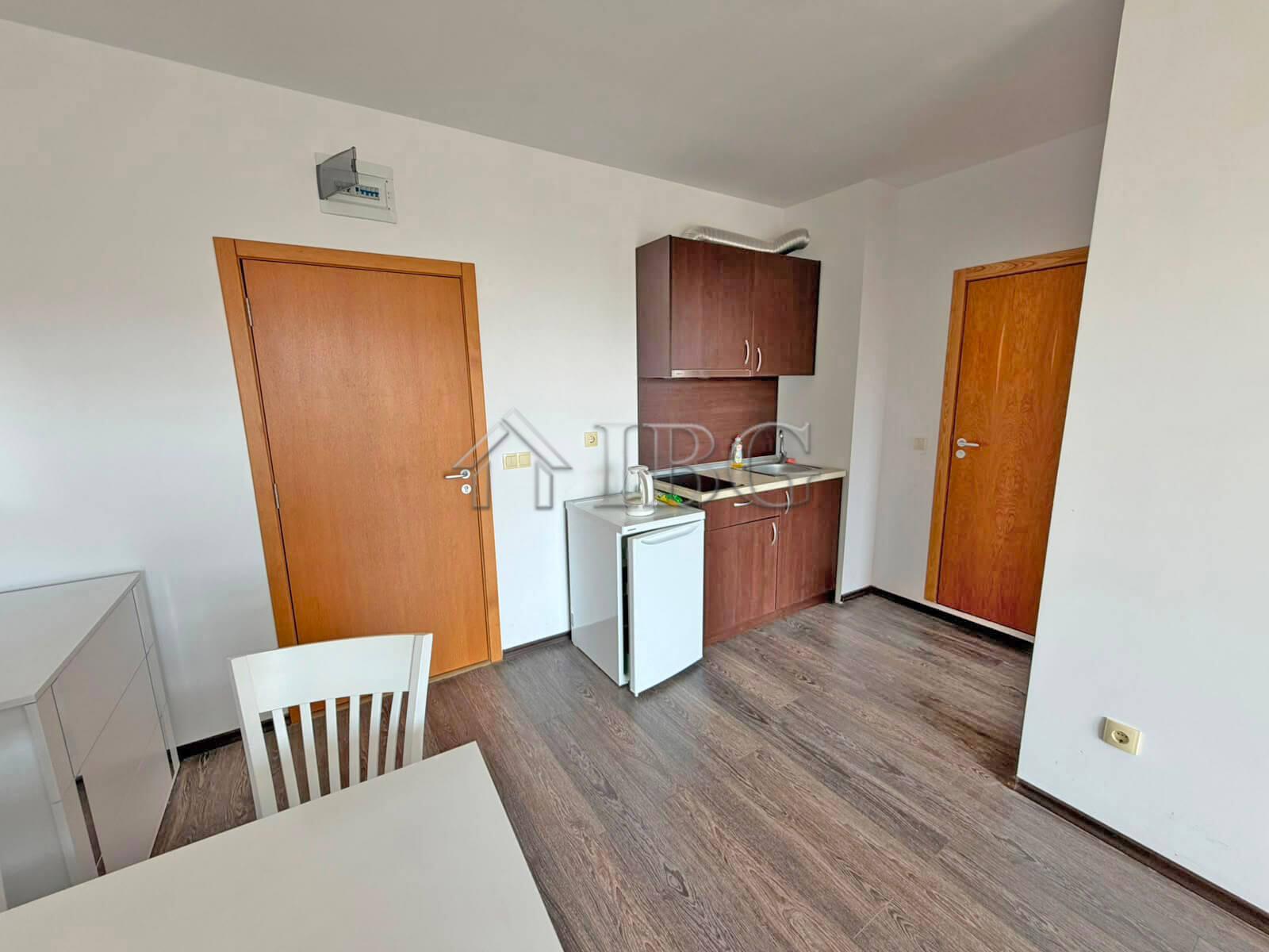 Furnished 1-Bedroom Apartment in Sunny View Central, Sunny Beach — photo 8 of 15