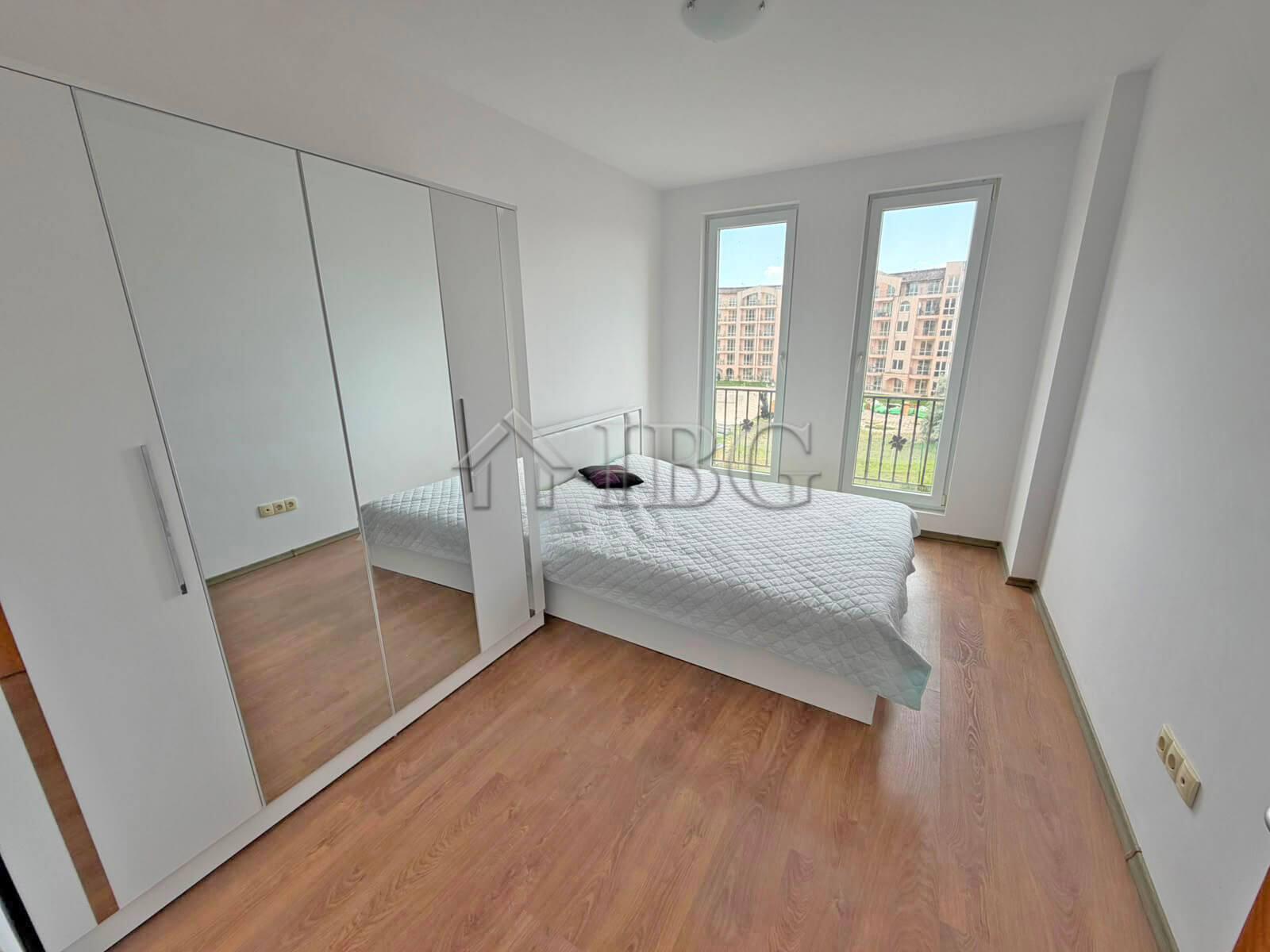 Furnished 1-Bedroom Apartment in Sunny View Central, Sunny Beach — photo 6 of 15