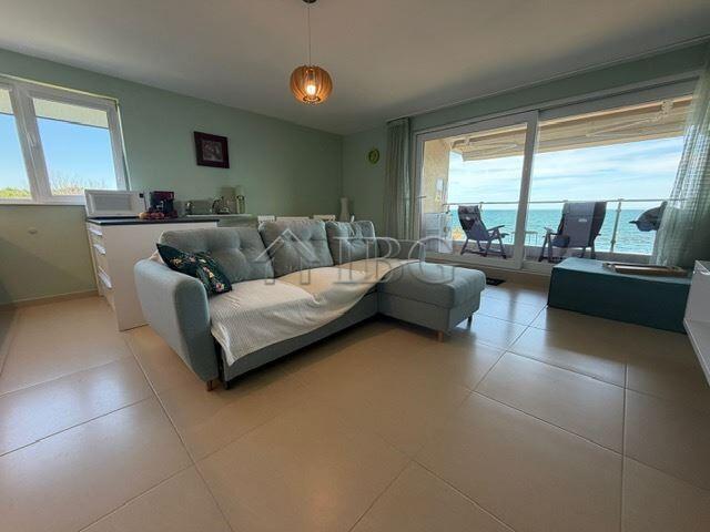 Front-Line 2-Bedroom Apartment with Panoramic Sea View Swan Bay, Chernomorets — photo 8 of 25