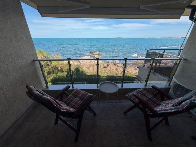 Front-Line 2-Bedroom Apartment with Panoramic Sea View Swan Bay, Chernomorets — photo 4 of 25