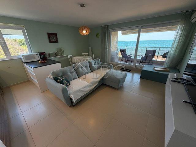 Front-Line 2-Bedroom Apartment with Panoramic Sea View Swan Bay, Chernomorets — photo 17 of 25
