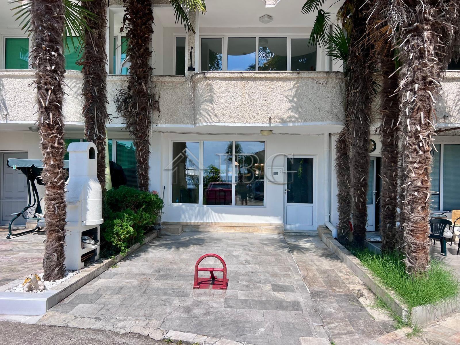 Beachfront 2-Bedroom Duplex with Sea View & Private Parking Oasis, Ravda — photo 10 of 25