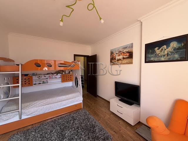 Spacious 2-Bedroom Apartment near the Beach Amphora, Sveti Vlas — photo 11 of 19