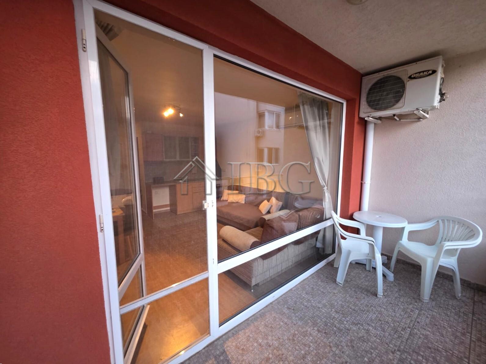 Furnished Studio with Pool View in Nessebar Fort Club, Sunny Beach — photo 11 of 12