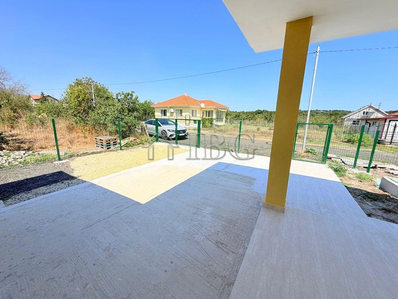 New 3-Bedroom House with Panoramic Lake View Cherni Vrah, near Burgas — photo 12 of 12