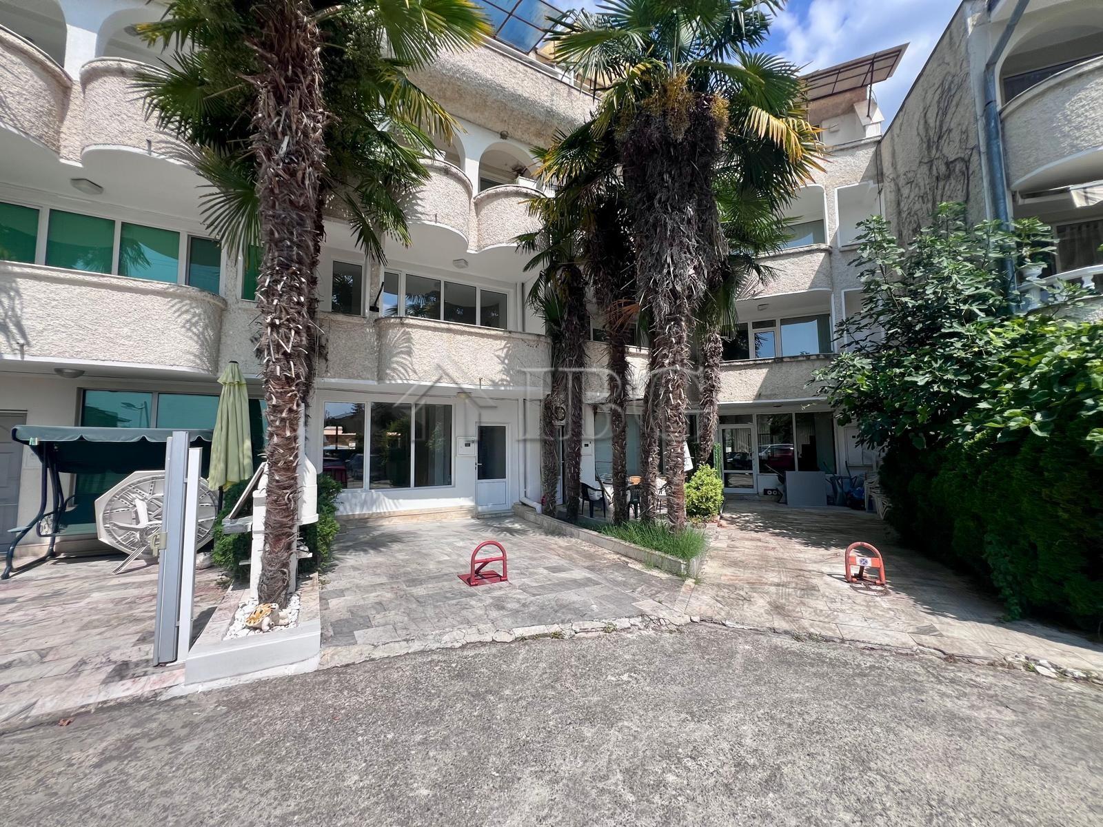 Beachfront 2-Bedroom Duplex with Sea View & Private Parking Oasis, Ravda — photo 13 of 25
