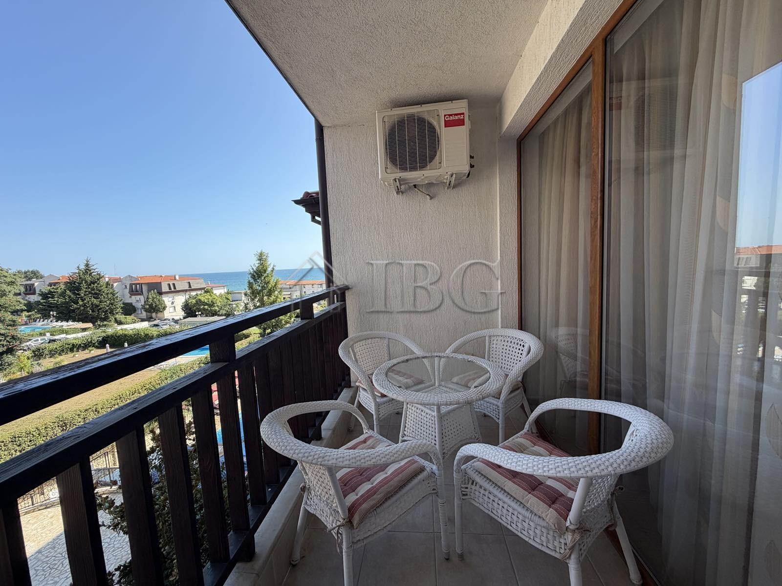 Spacious 2-Bedroom Apartment near the Beach Amphora, Sveti Vlas — photo 15 of 19