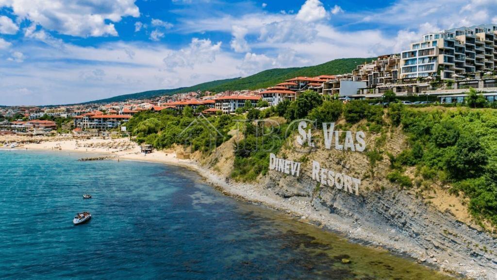 Spacious 2-Bedroom Apartment near the Beach Amphora, Sveti Vlas — photo 16 of 19