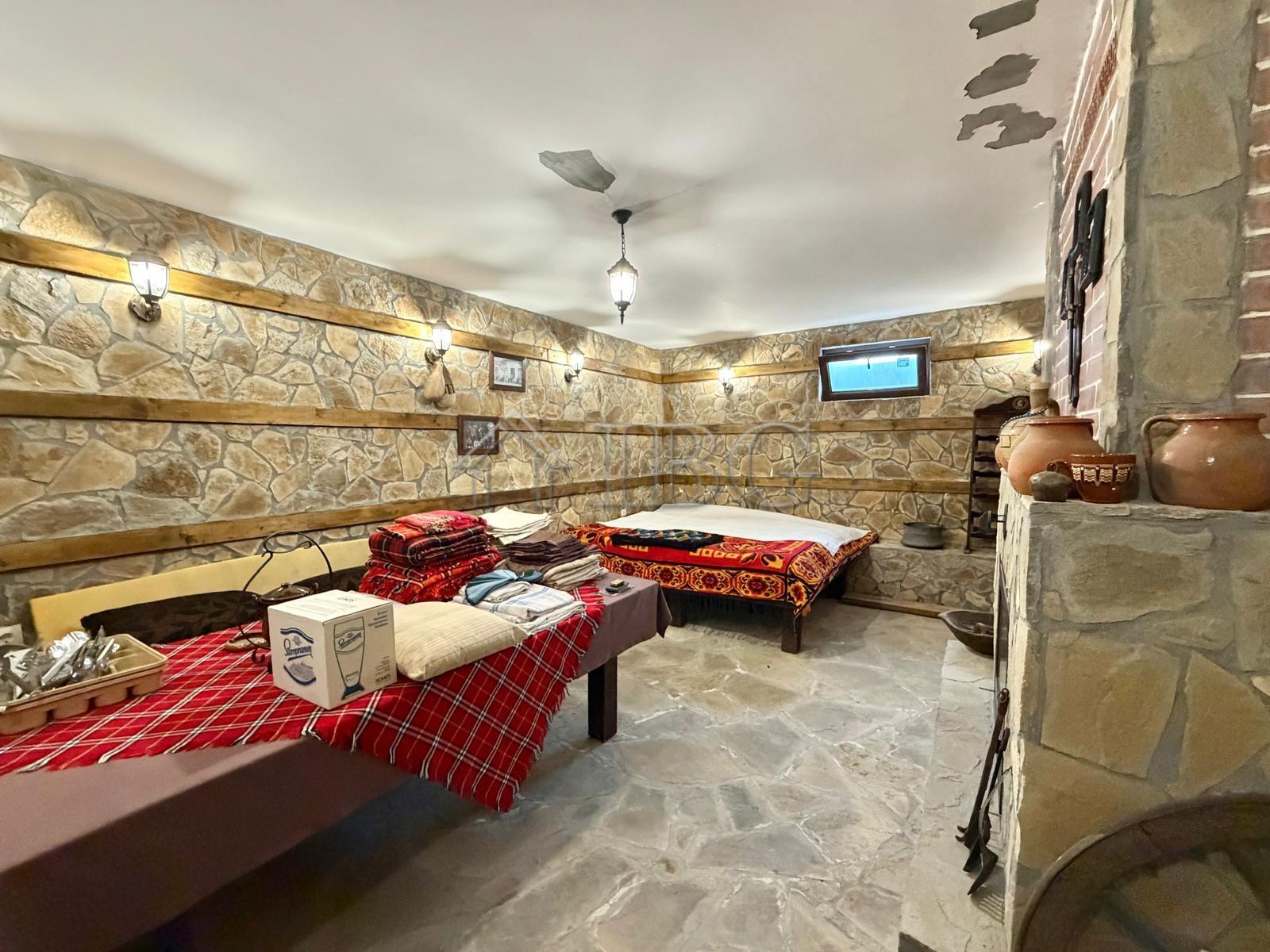 Detached 4-Bedroom House with Tavern, Garden and Panoramic Terrace in Kosharitsa — photo 11 of 25