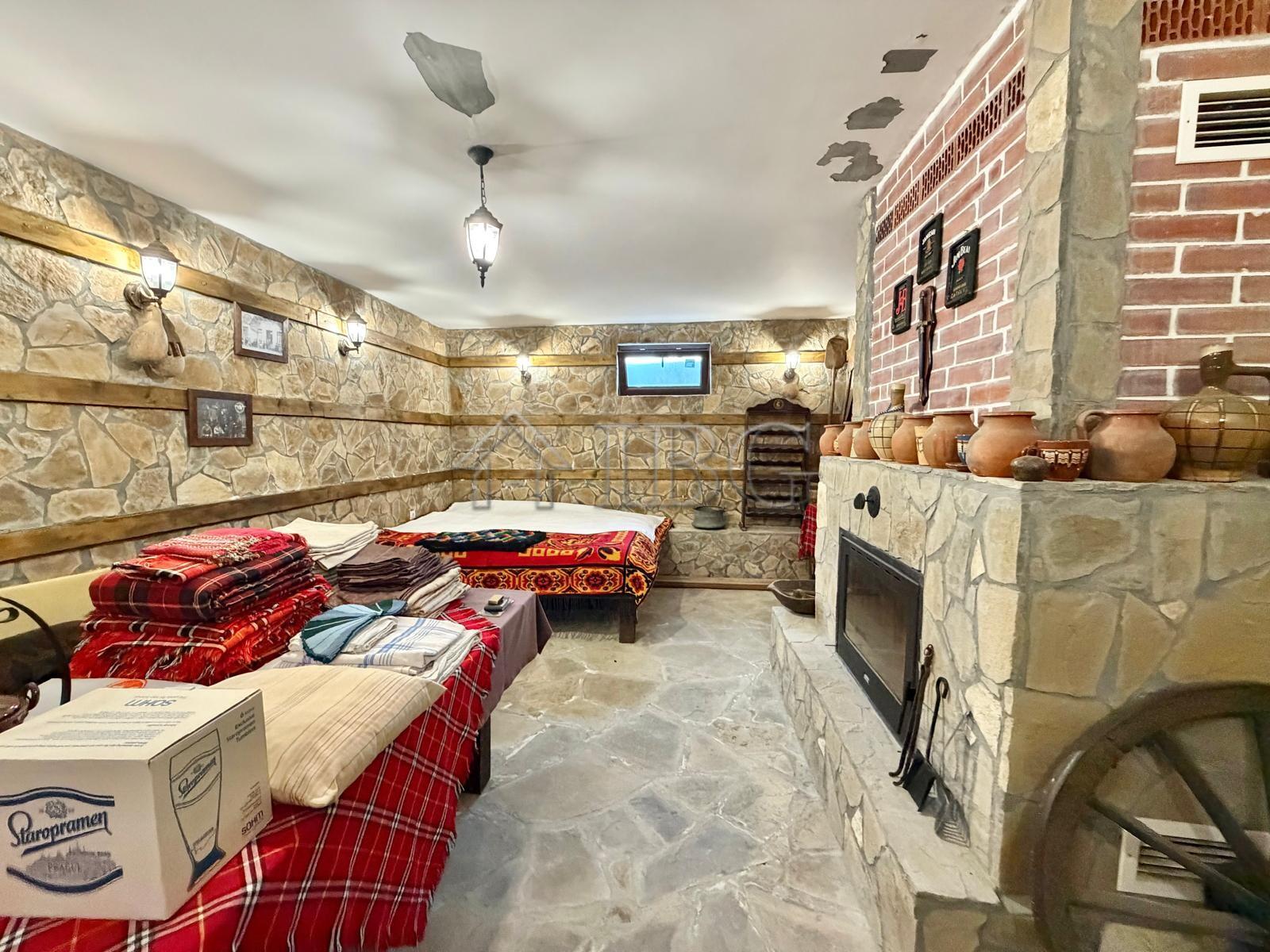 Detached 4-Bedroom House with Tavern, Garden and Panoramic Terrace in Kosharitsa — photo 12 of 25