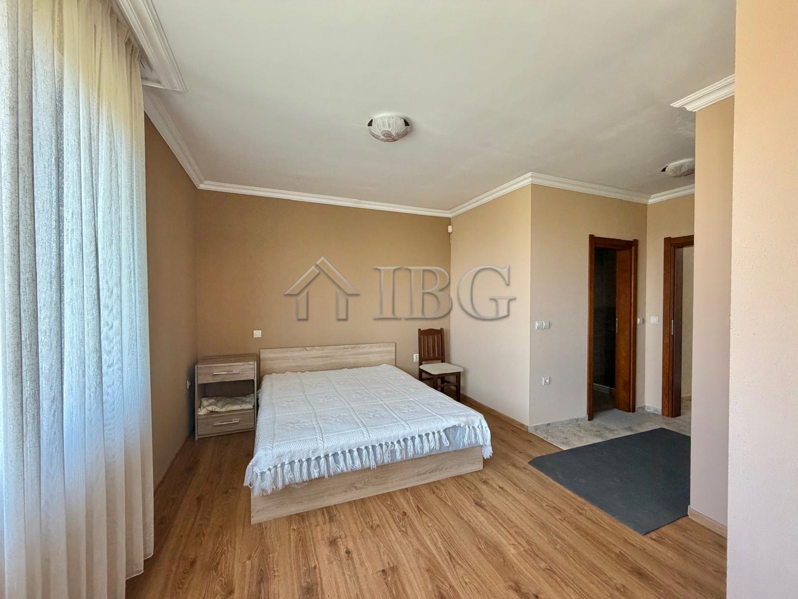 Detached 4-Bedroom House with Tavern, Garden and Panoramic Terrace in Kosharitsa — photo 16 of 25