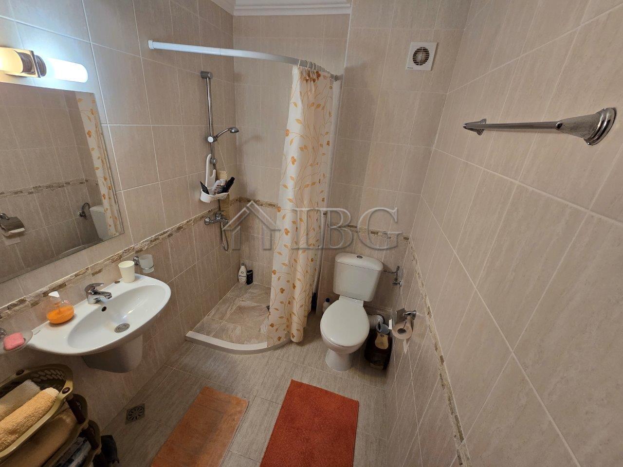 Spacious 2-Bedroom Apartment with Large Terrace Olymp, Sveti Vlas — photo 14 of 20