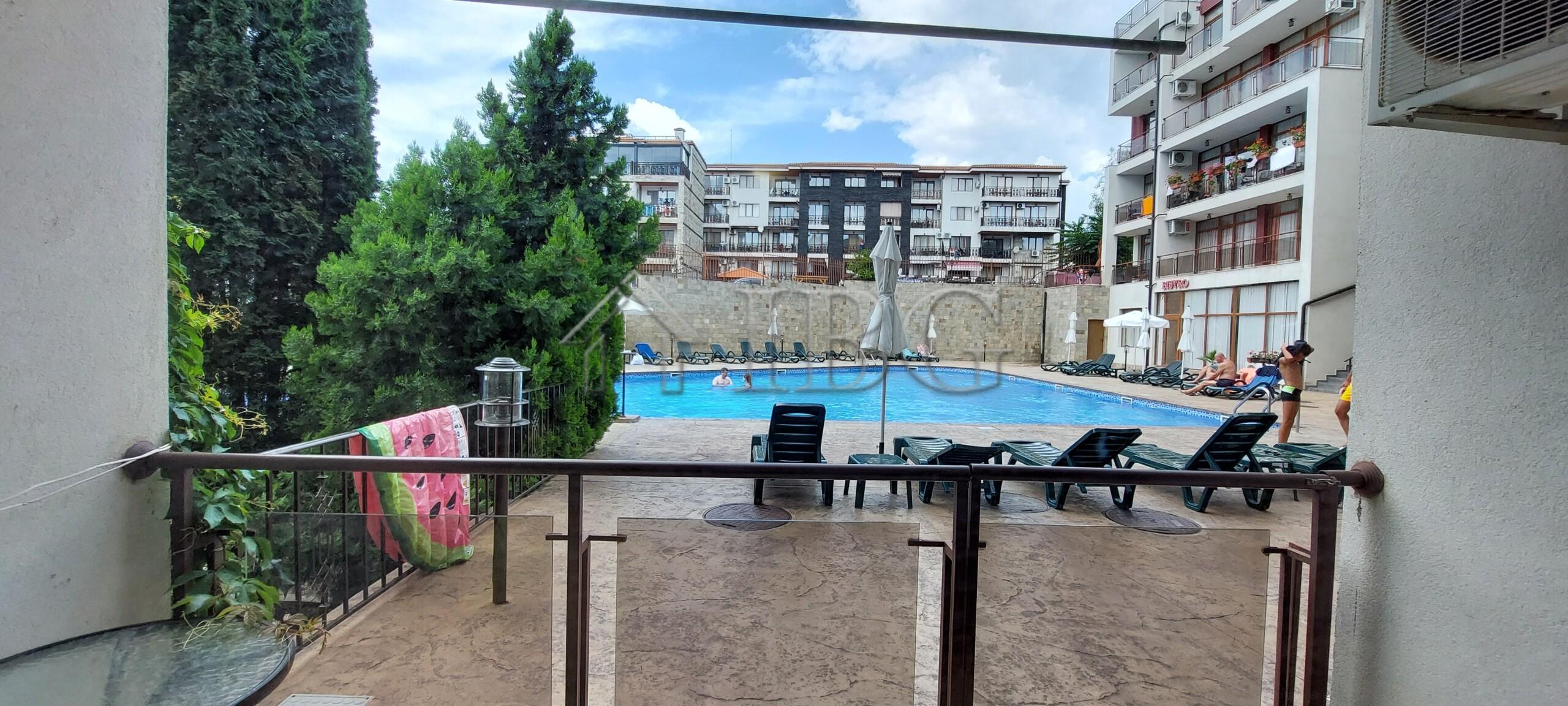 Spacious Studio with 2 Sleeping Areas, kitchen & Direct Pool Access Helios Complex — main photo