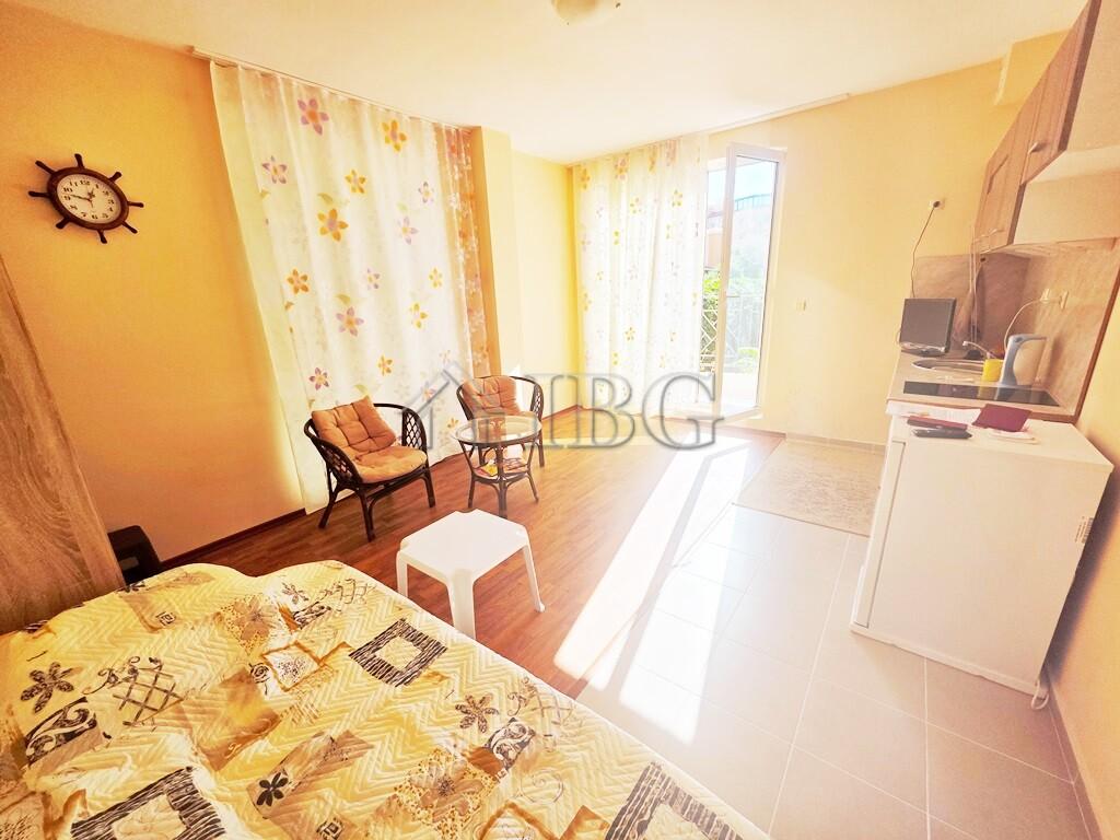 Studio with Garden View & No Maintenance Fee Golden Day, Sunny Beach — photo 7 of 11