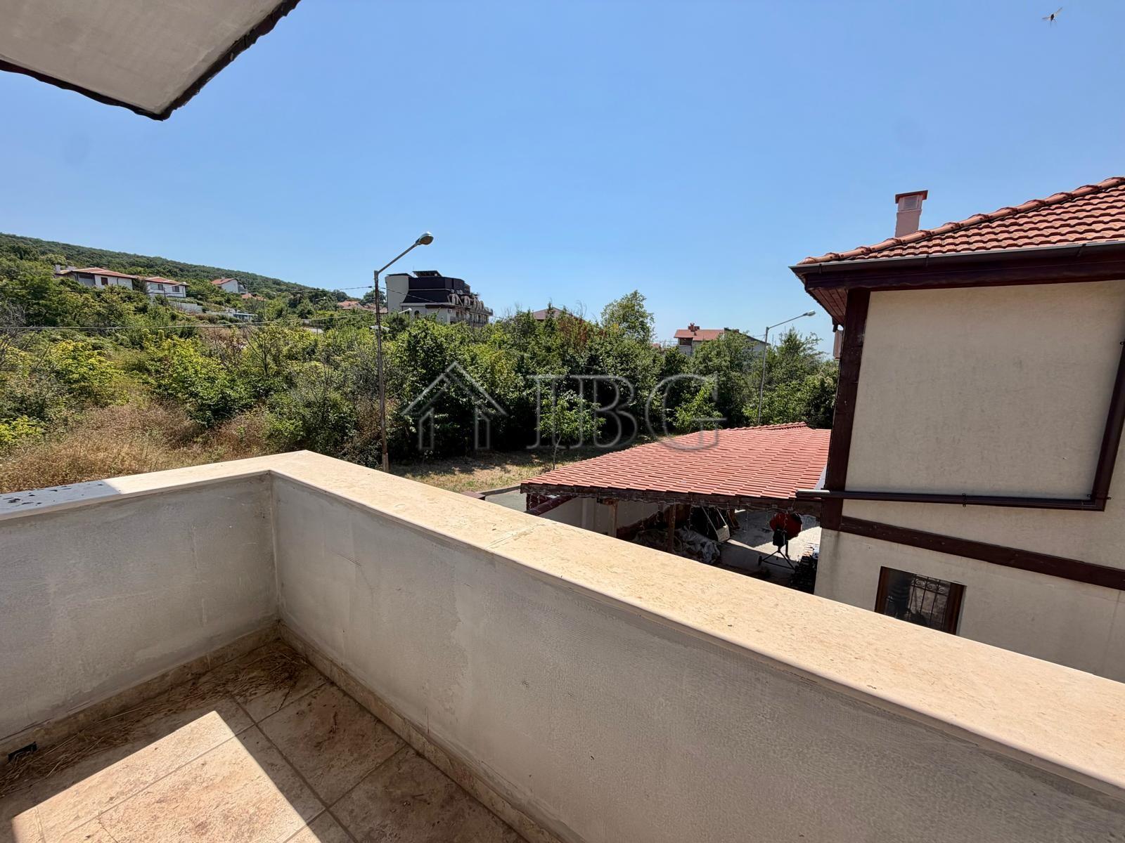 Detached 4-Bedroom House with Tavern, Garden and Panoramic Terrace in Kosharitsa — photo 20 of 25