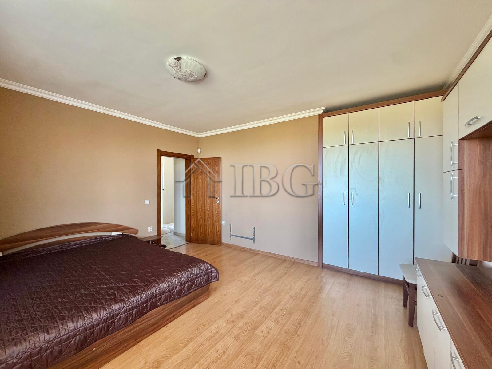 Detached 4-Bedroom House with Tavern, Garden and Panoramic Terrace in Kosharitsa — photo 21 of 25
