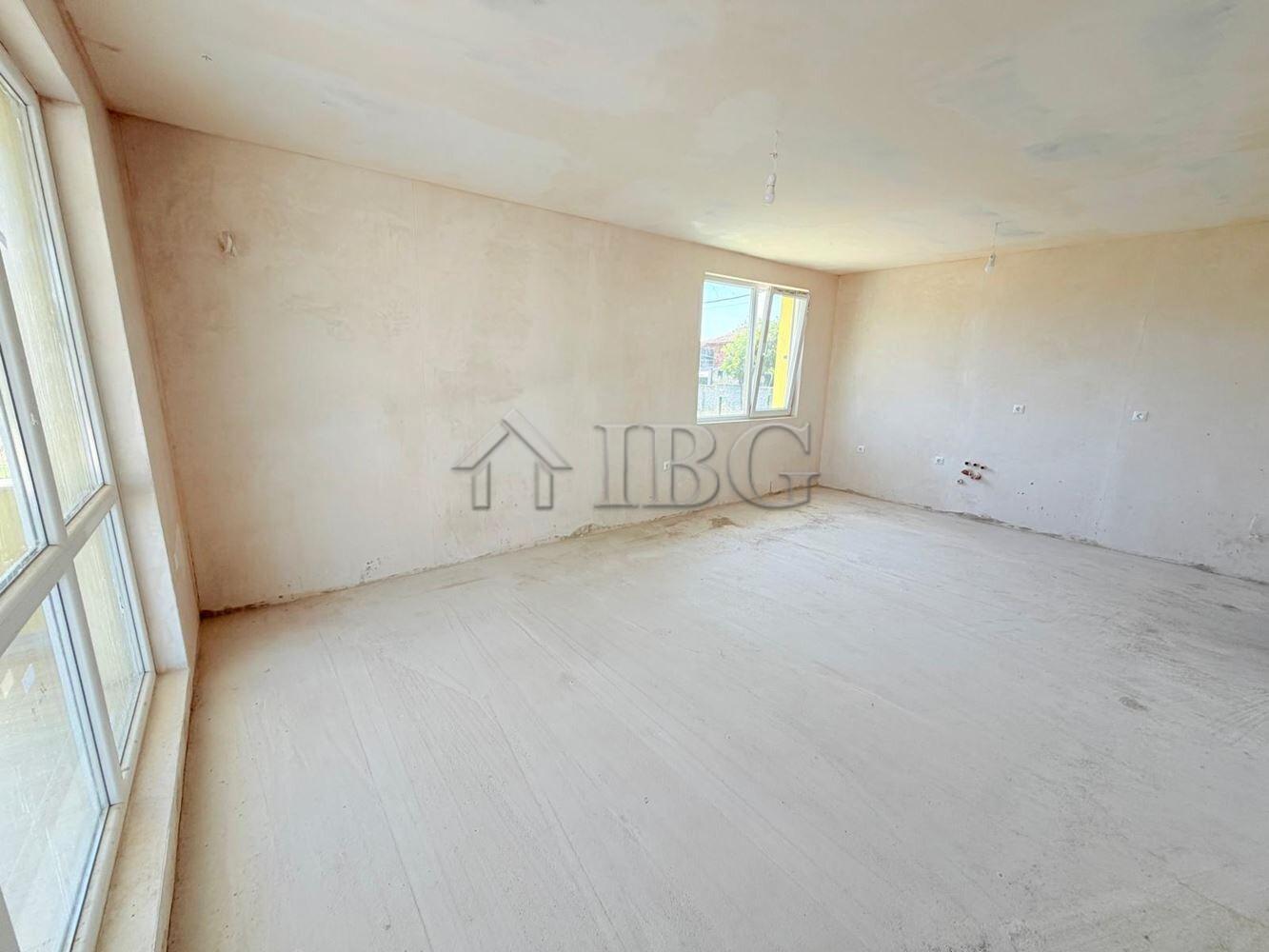 New 3-Bedroom House with Panoramic Lake View Cherni Vrah, near Burgas — photo 4 of 12