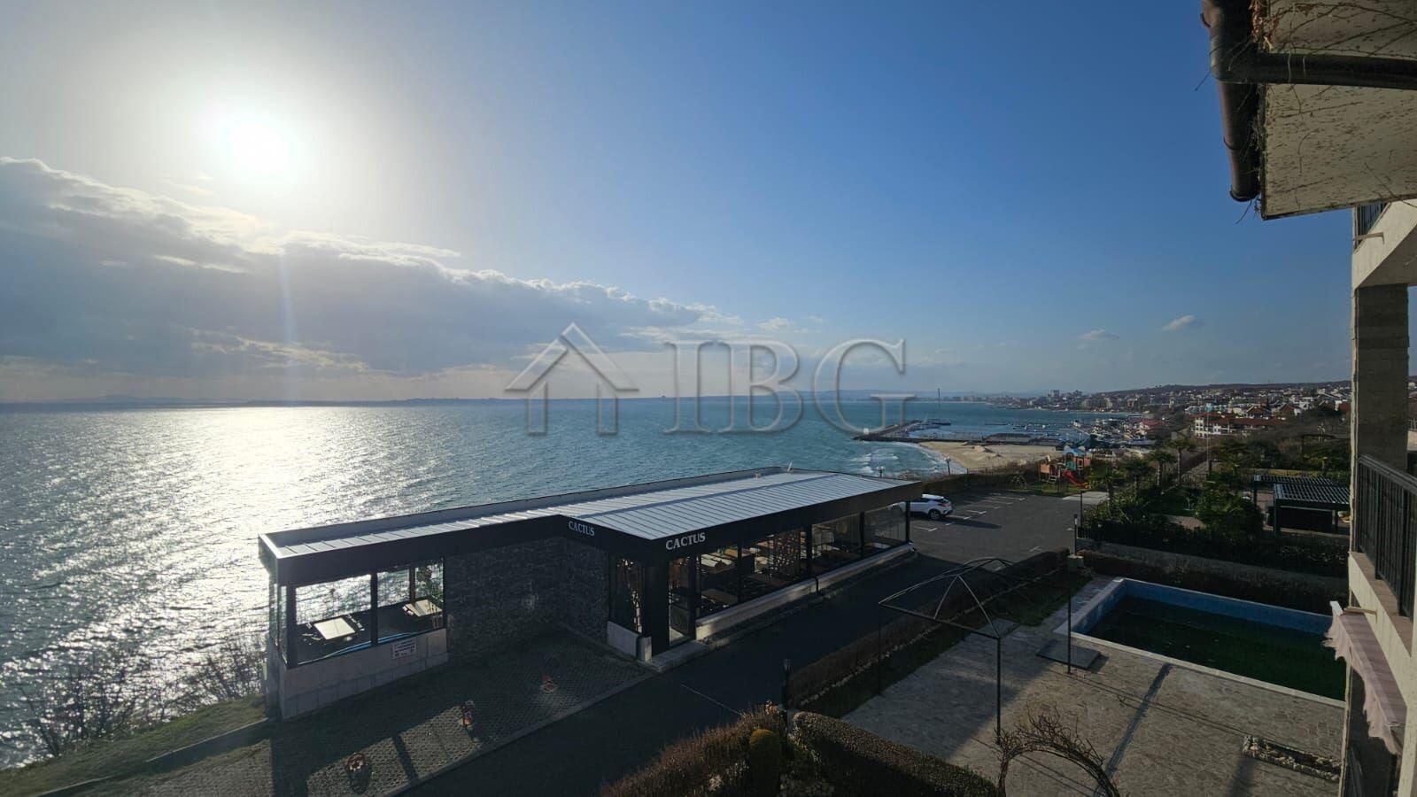 First-Line 2-Bedroom Apartment with Spectacular Sea View Tryavna Beach, Sveti Vlas — photo 6 of 18
