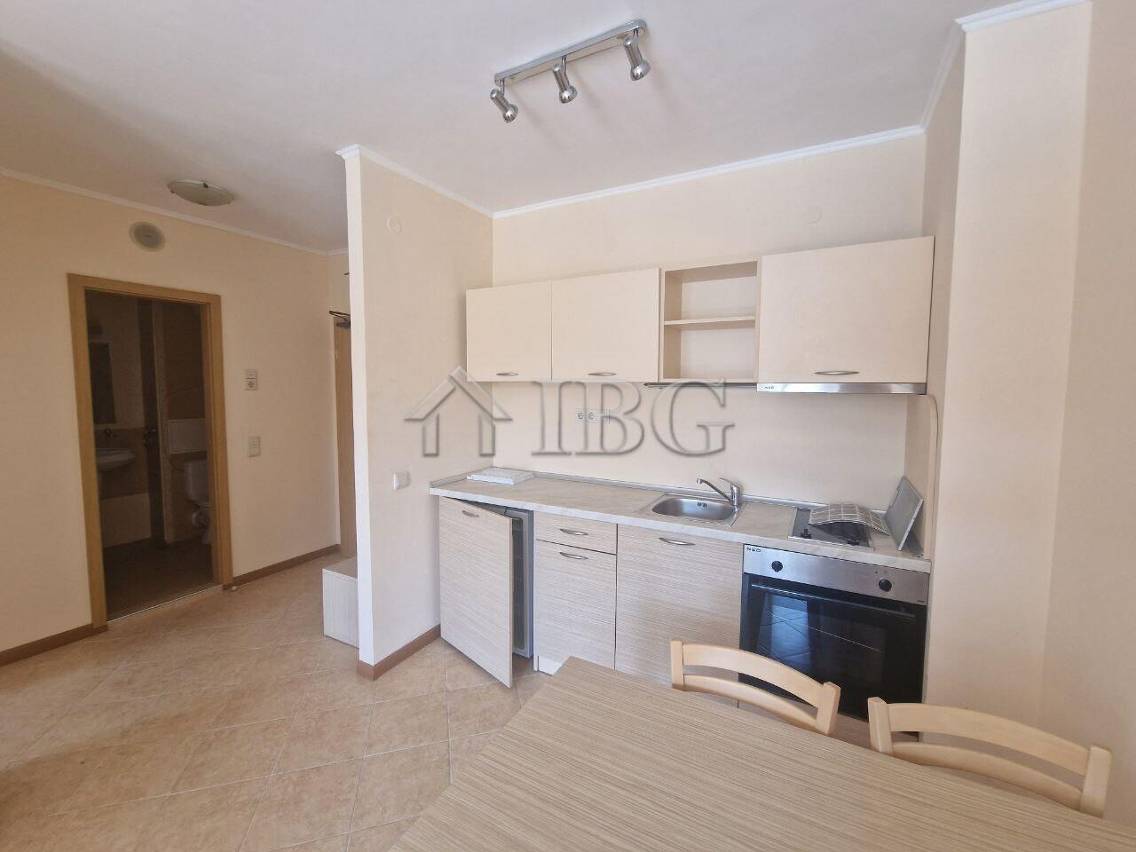 1-Bedroom Apartment with Pool View Royal Sun, Sunny Beach — photo 9 of 16