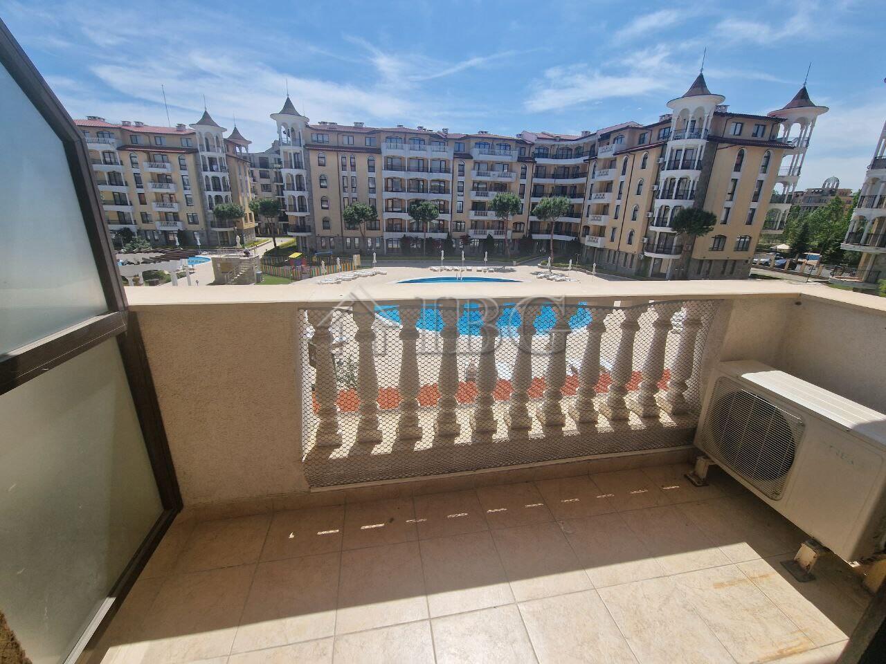 1-Bedroom Apartment with Pool View Royal Sun, Sunny Beach — photo 4 of 16