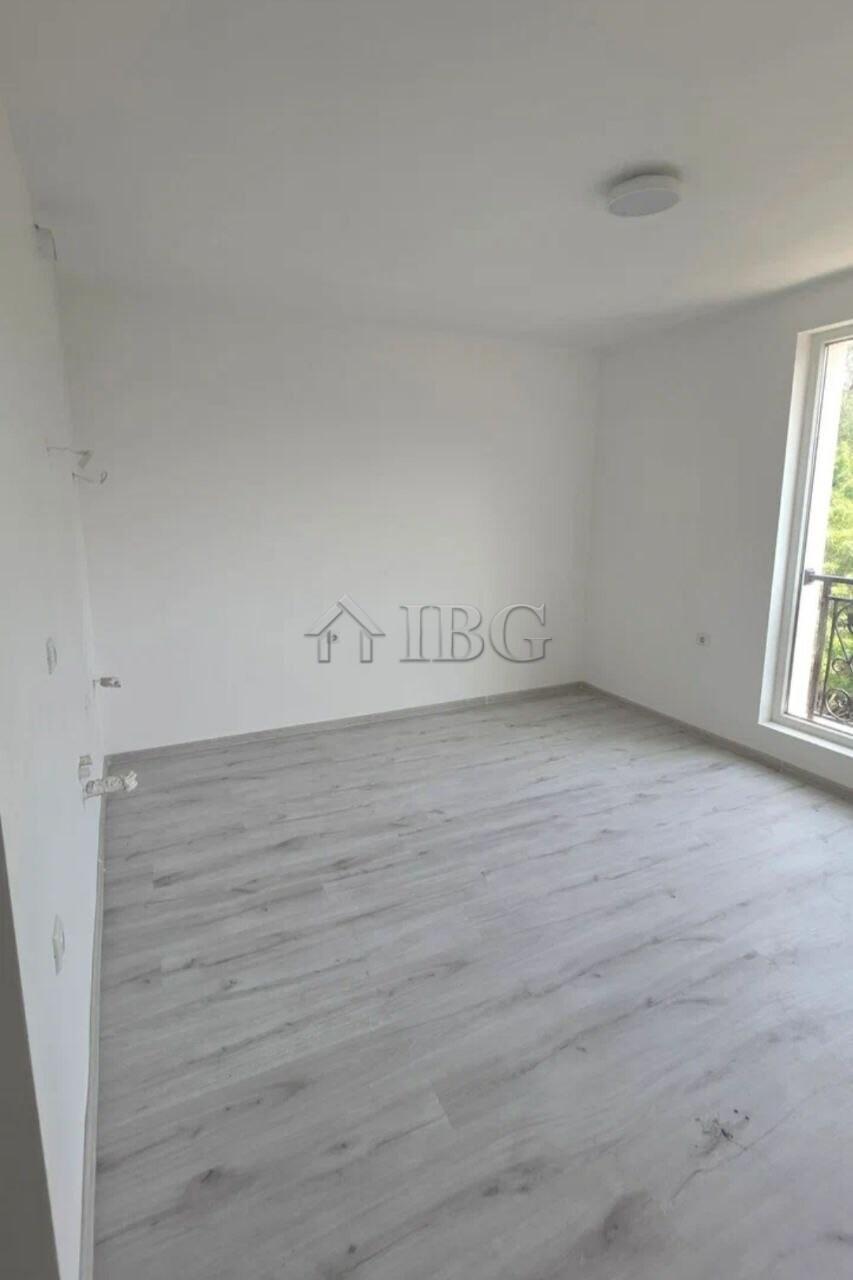 Studio with Balcony in La Mer Silver Residence-1, Sunny Beach — photo 6 of 10