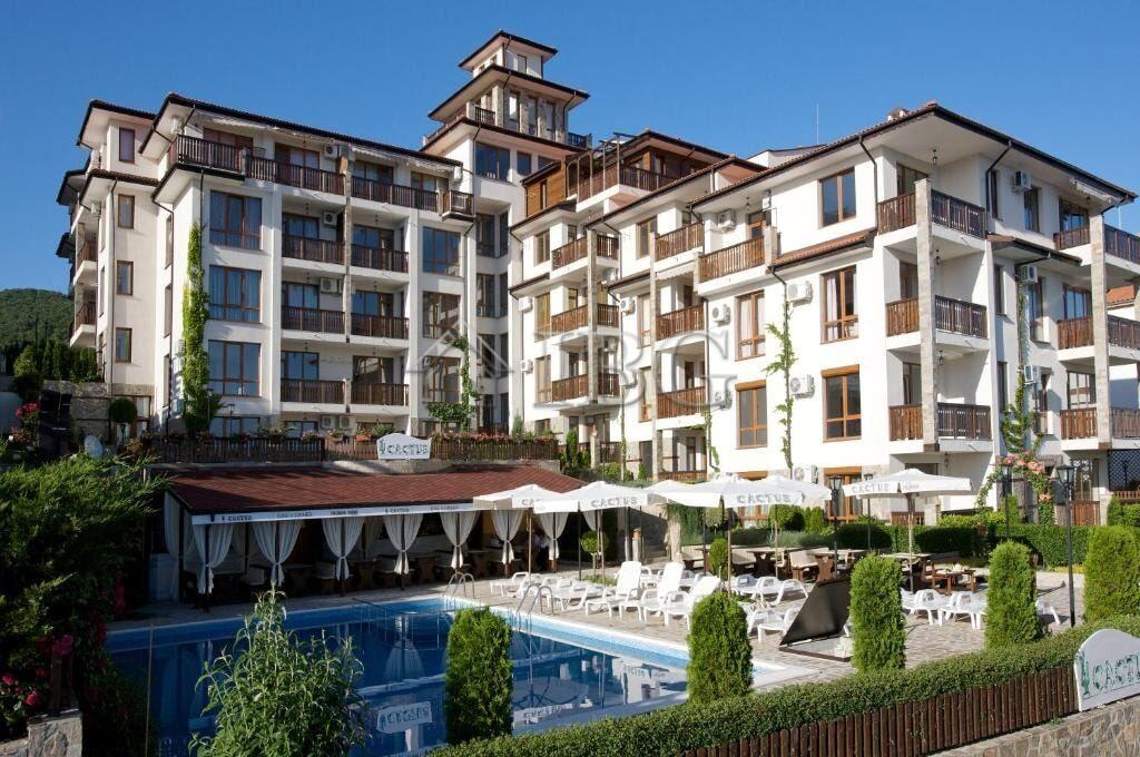 First-Line 2-Bedroom Apartment with Spectacular Sea View Tryavna Beach, Sveti Vlas — photo 2