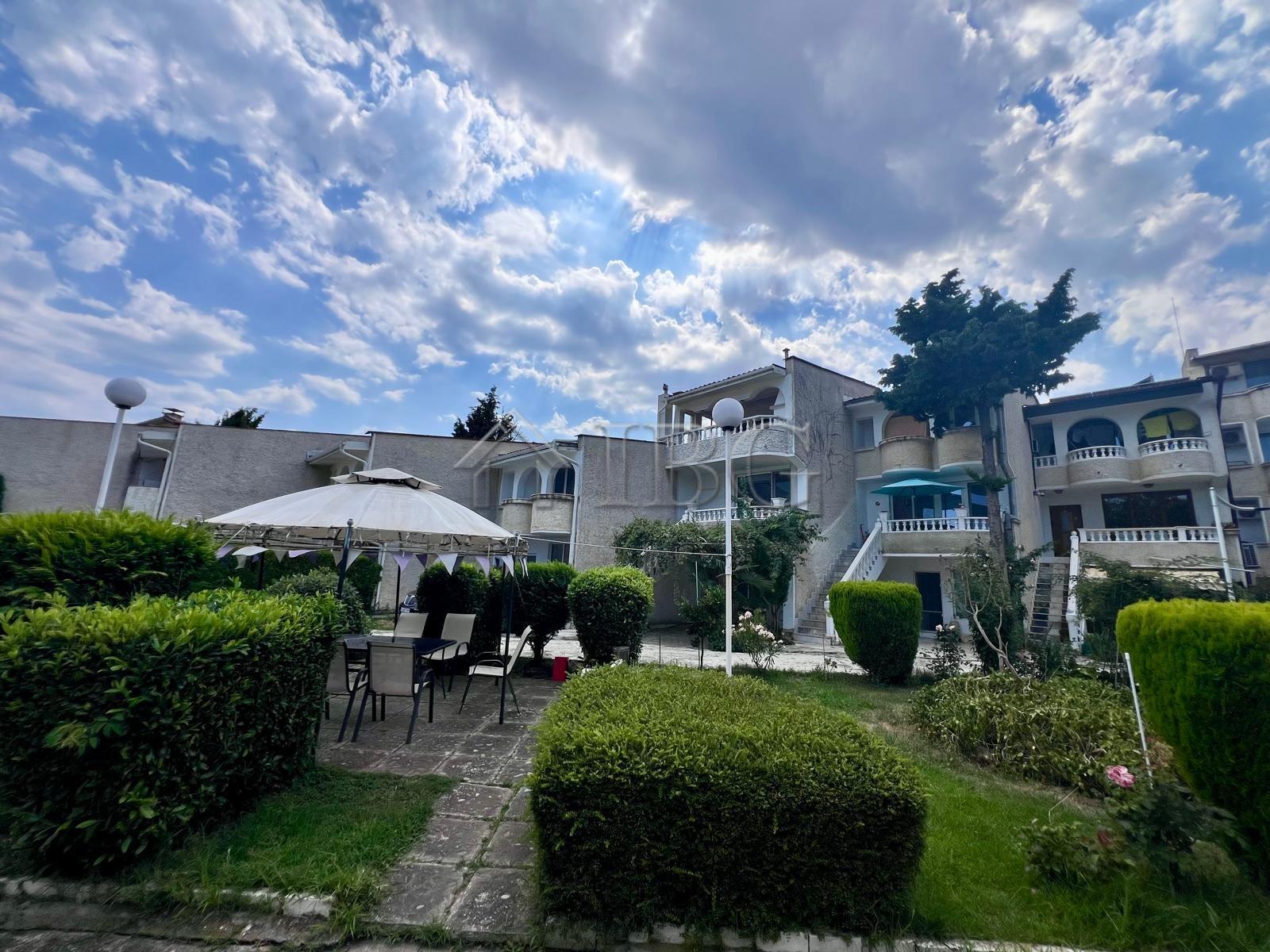 Beachfront 2-Bedroom Duplex with Sea View & Private Parking Oasis, Ravda — photo 3