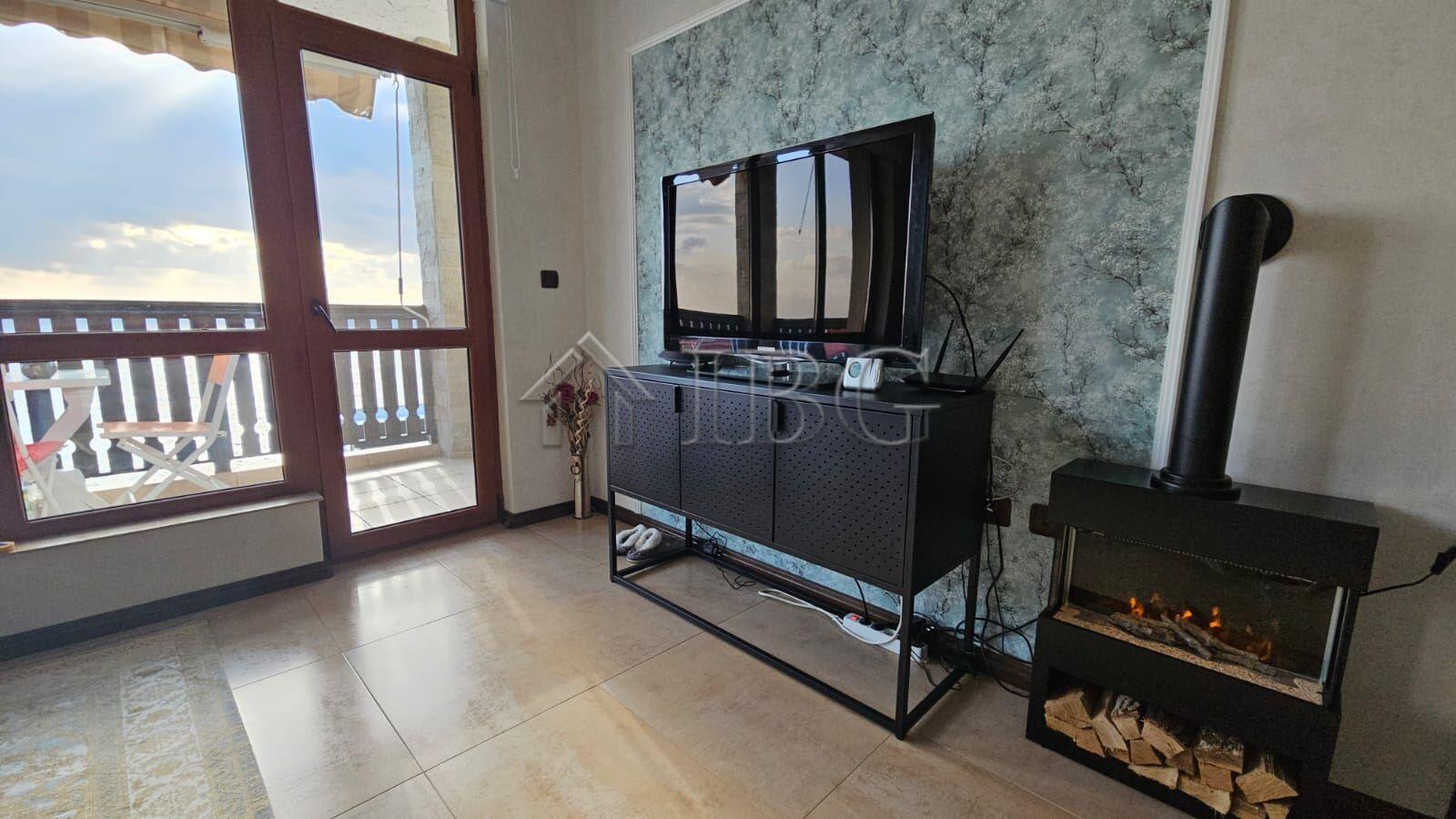 First-Line 2-Bedroom Apartment with Spectacular Sea View Tryavna Beach, Sveti Vlas — photo 10 of 18