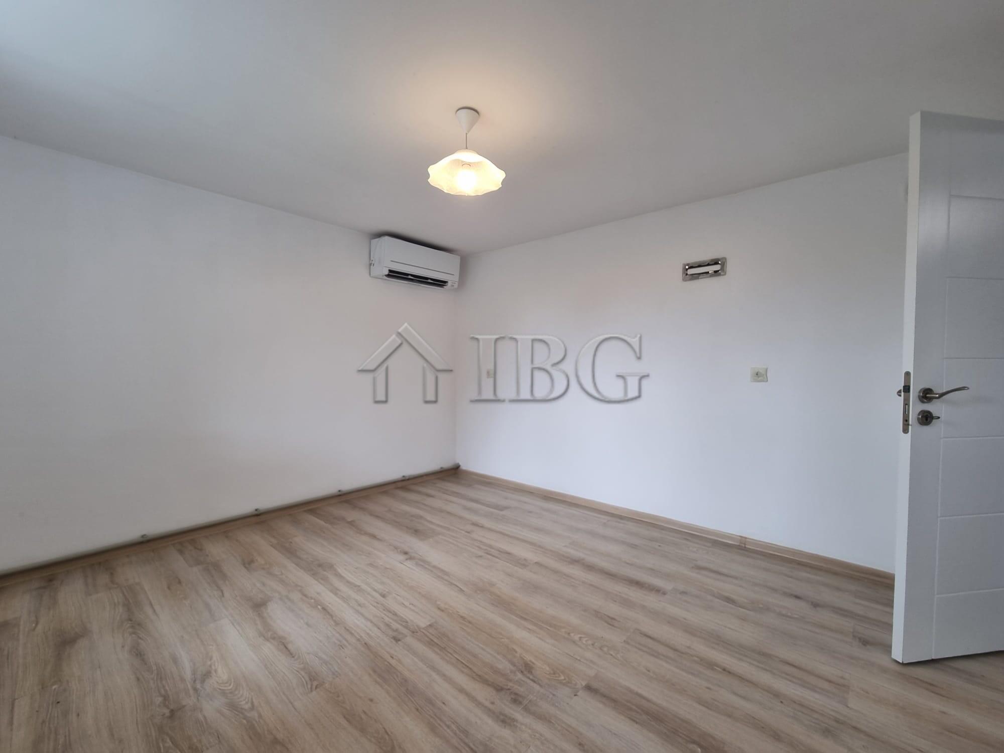 Spacious 5-Bedroom House with 850 sq.m. Garden Dyulevo, Burgas Region — photo 9 of 25