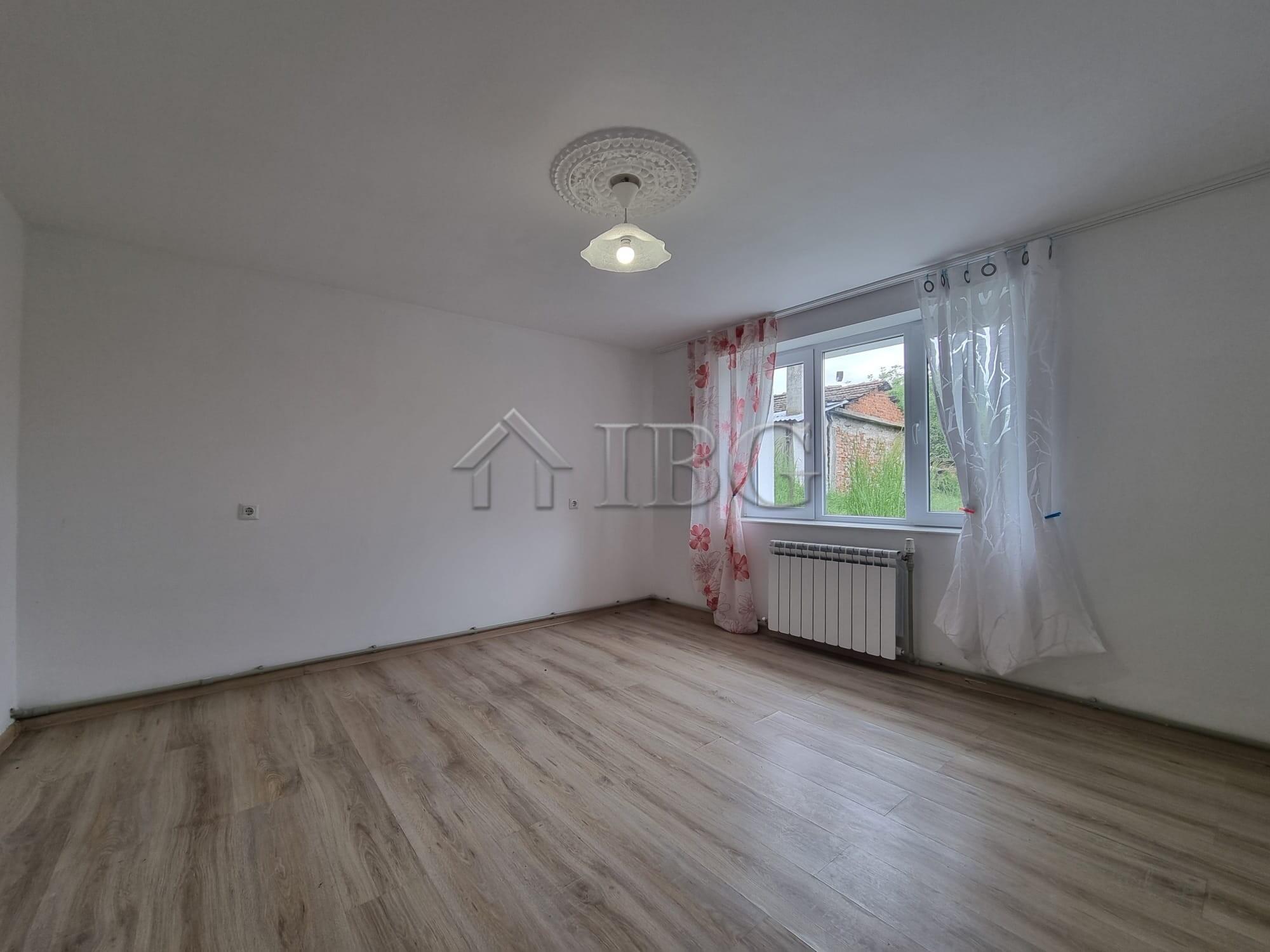 Spacious 5-Bedroom House with 850 sq.m. Garden Dyulevo, Burgas Region — photo 11 of 25