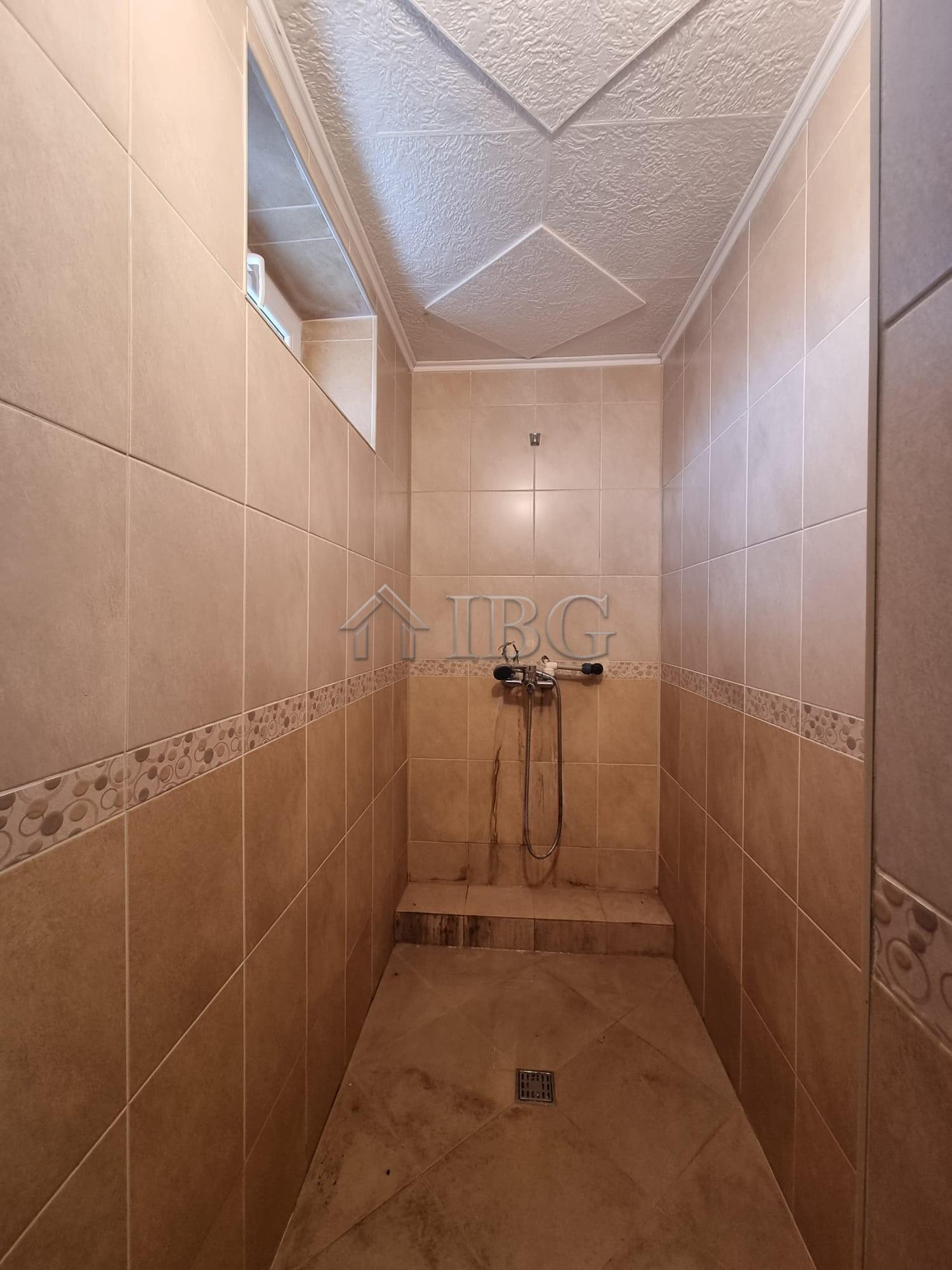 Spacious 5-Bedroom House with 850 sq.m. Garden Dyulevo, Burgas Region — photo 14 of 25